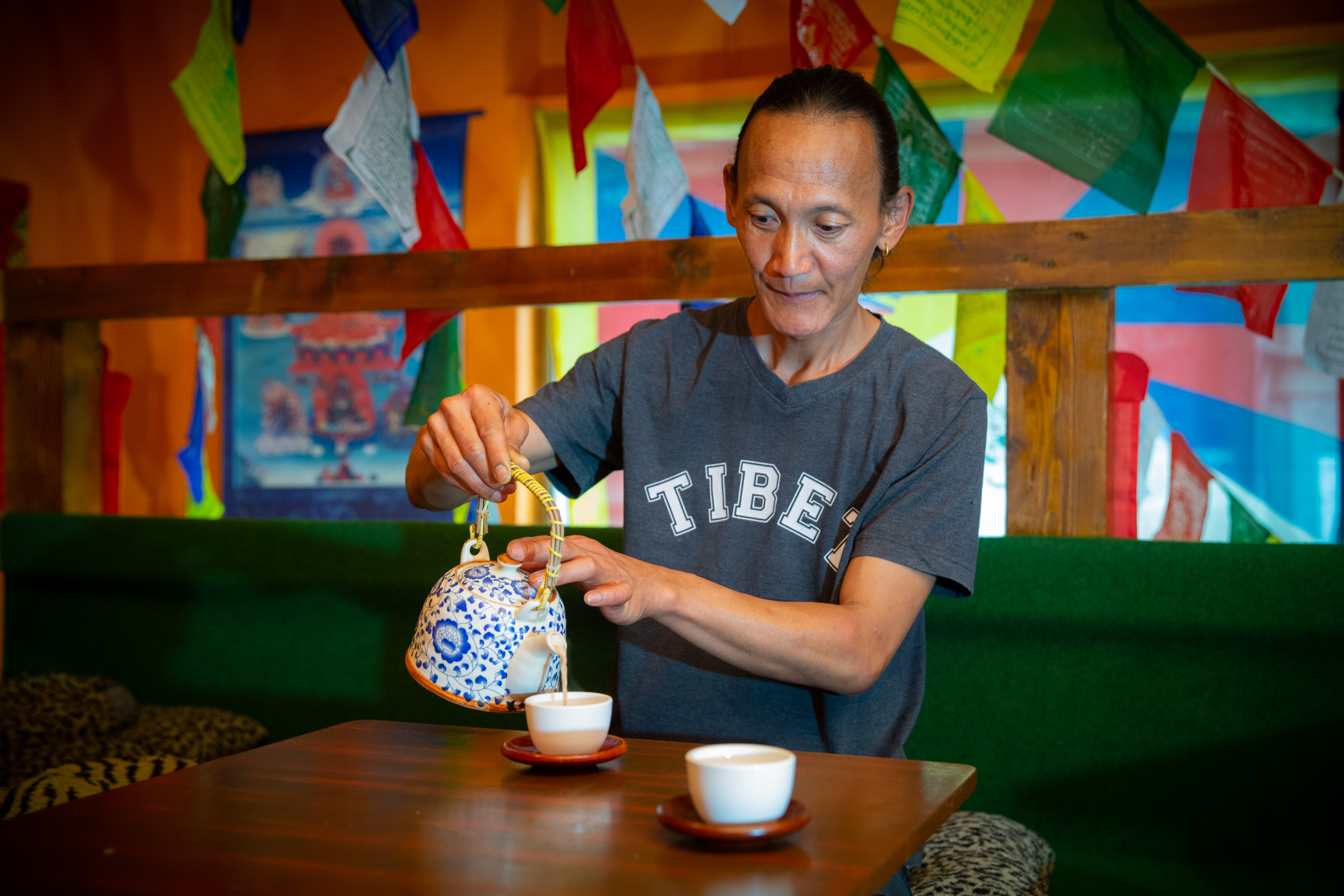 Szürke marha, vajas tea és momo – a város legkedvesebb kifőzdéjében igazi tibeti fogásokat kapunk