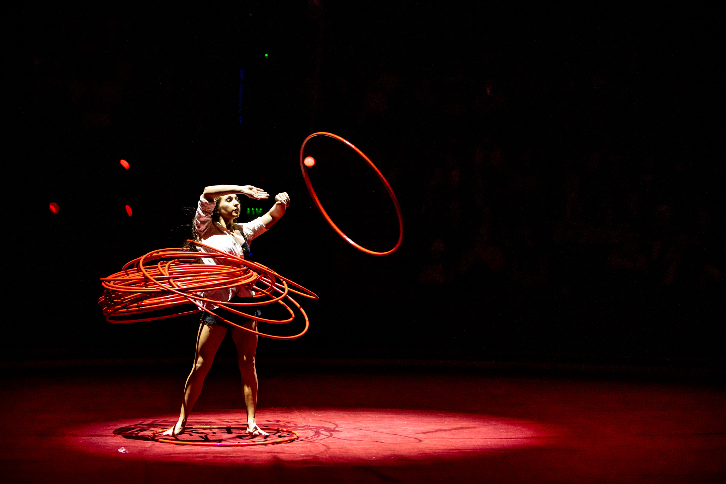 Egykerekű bicikli, hulahopp, lélegzetelállító akrobataszámok – Fotógalériánk a Budapest Cirkusz Fesztiválról