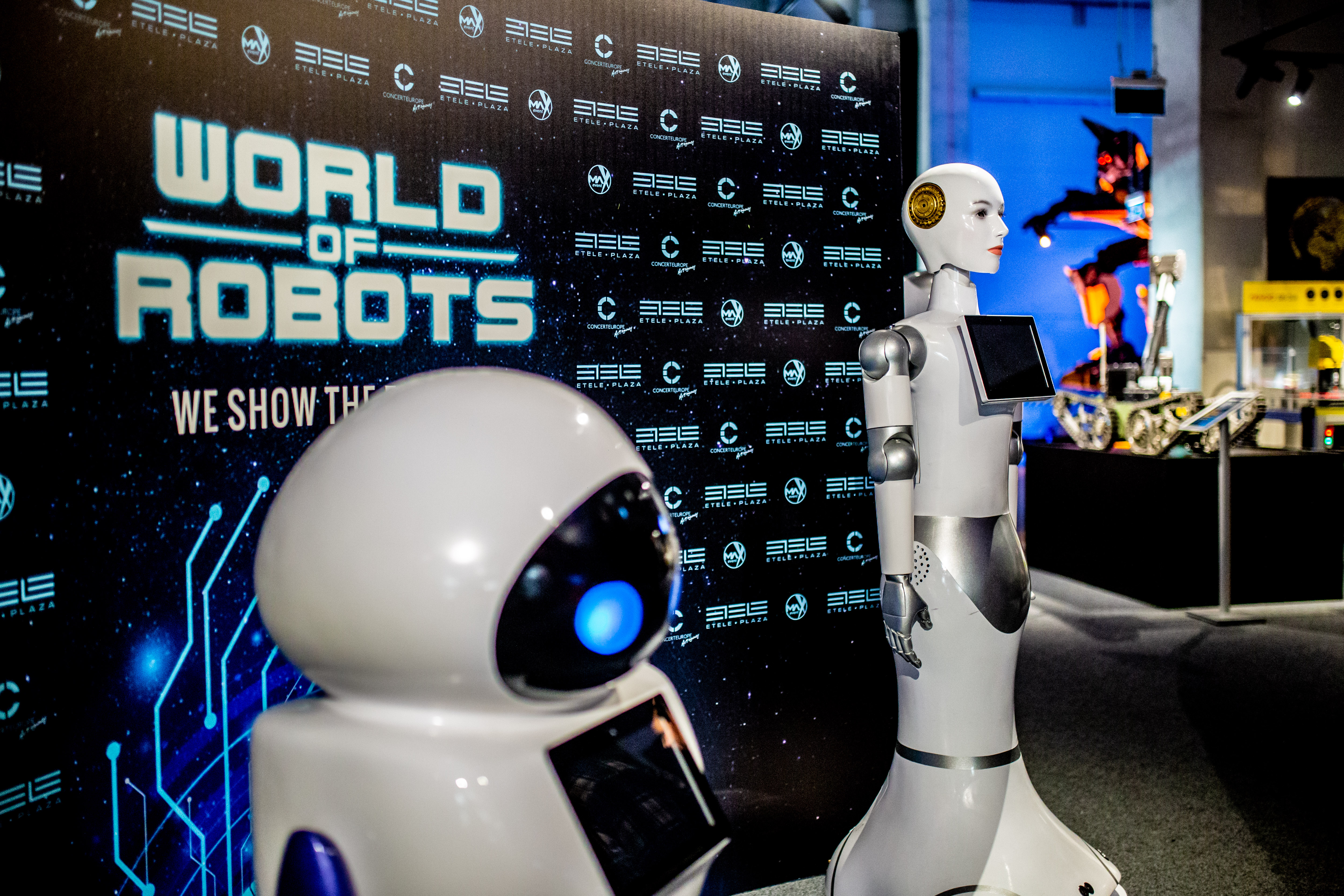 Discover the World of Robots at Etele Plaza
