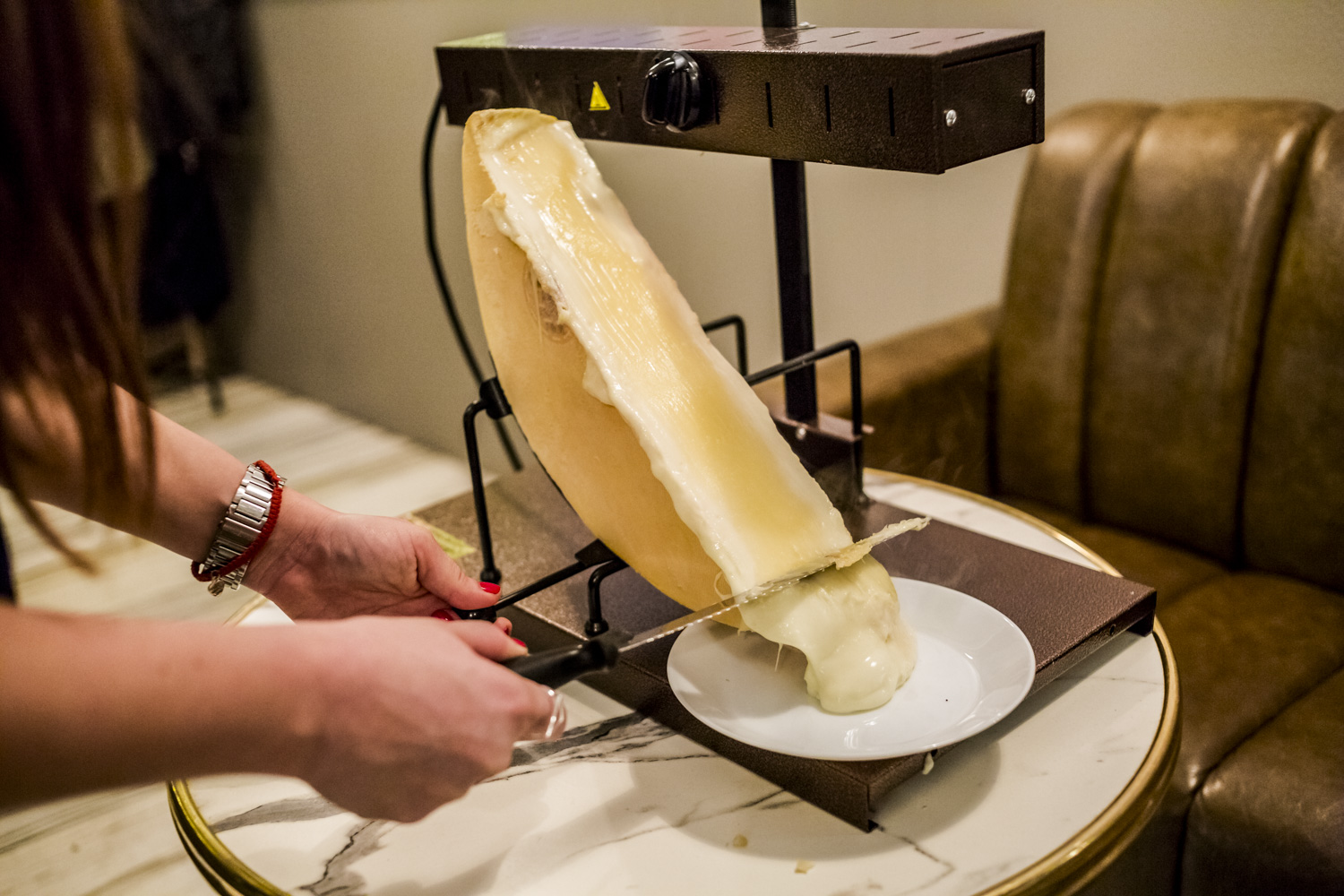 Hiánypótló sajtozás – fondue- és raclette-est az Oktogonon