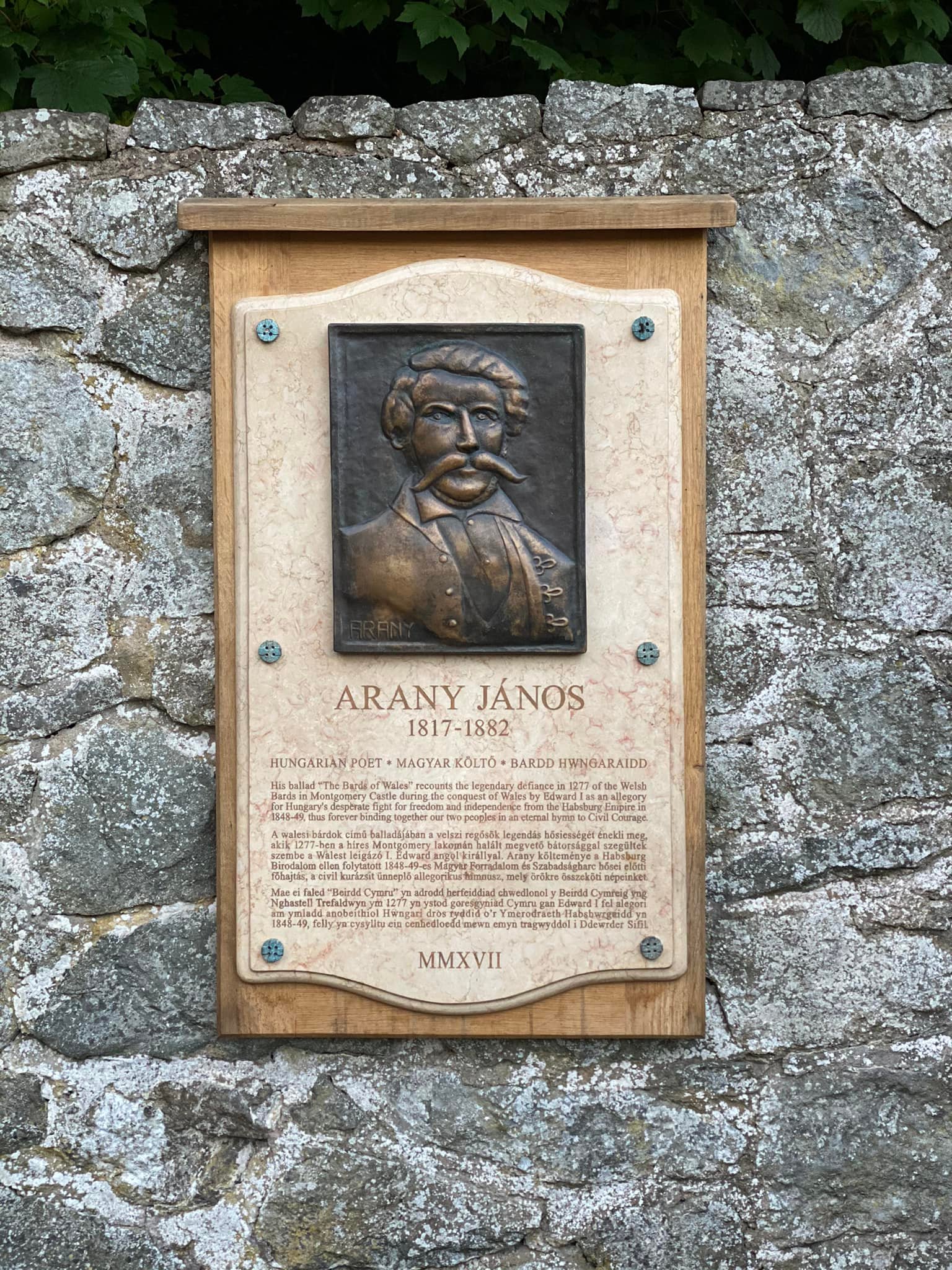 Welsh town unveils plaque of Hungarian poet János Arany to seal a special twin friendship
