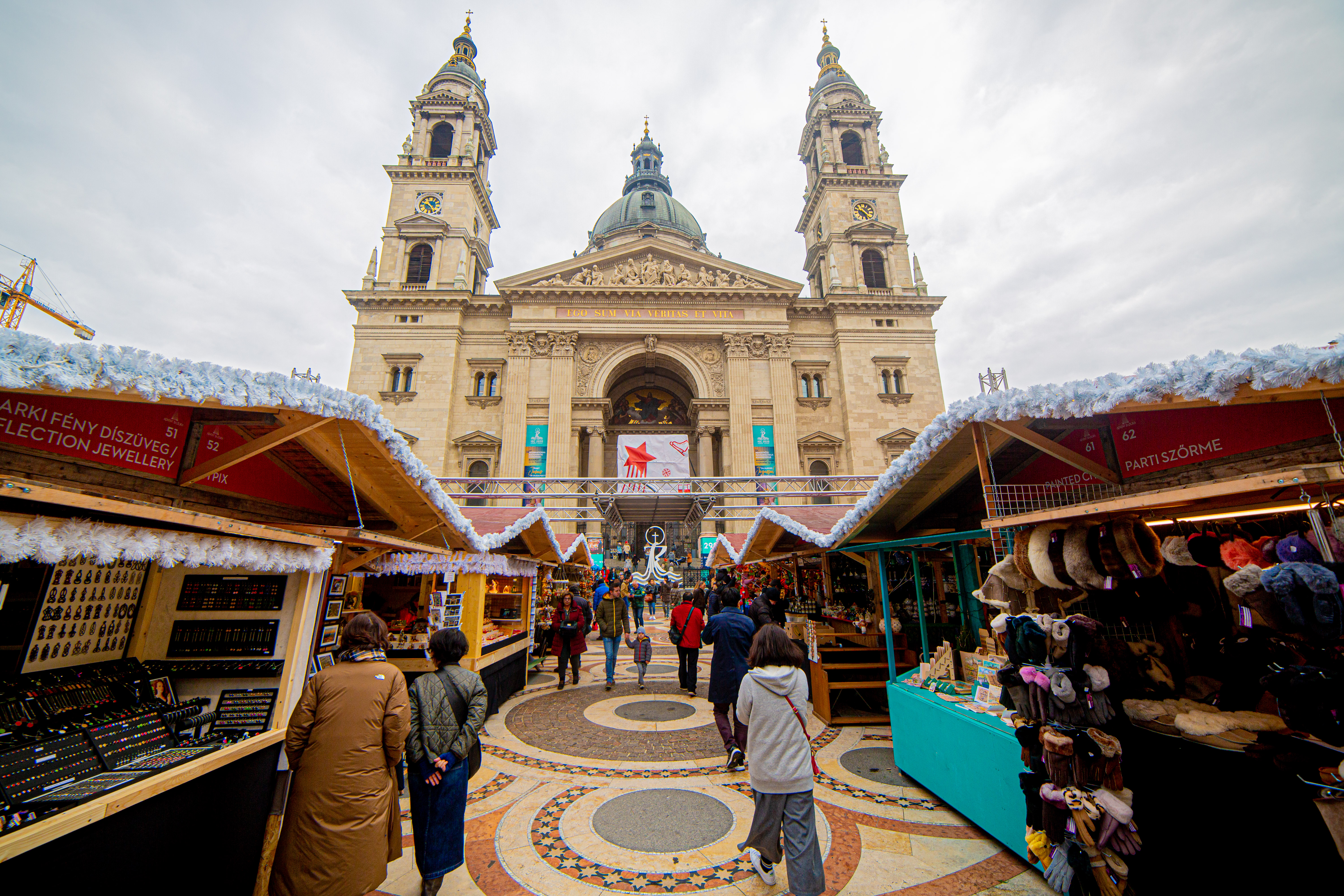 A budapesti Advent Bazilika Európa legszebb karácsonyi vására!