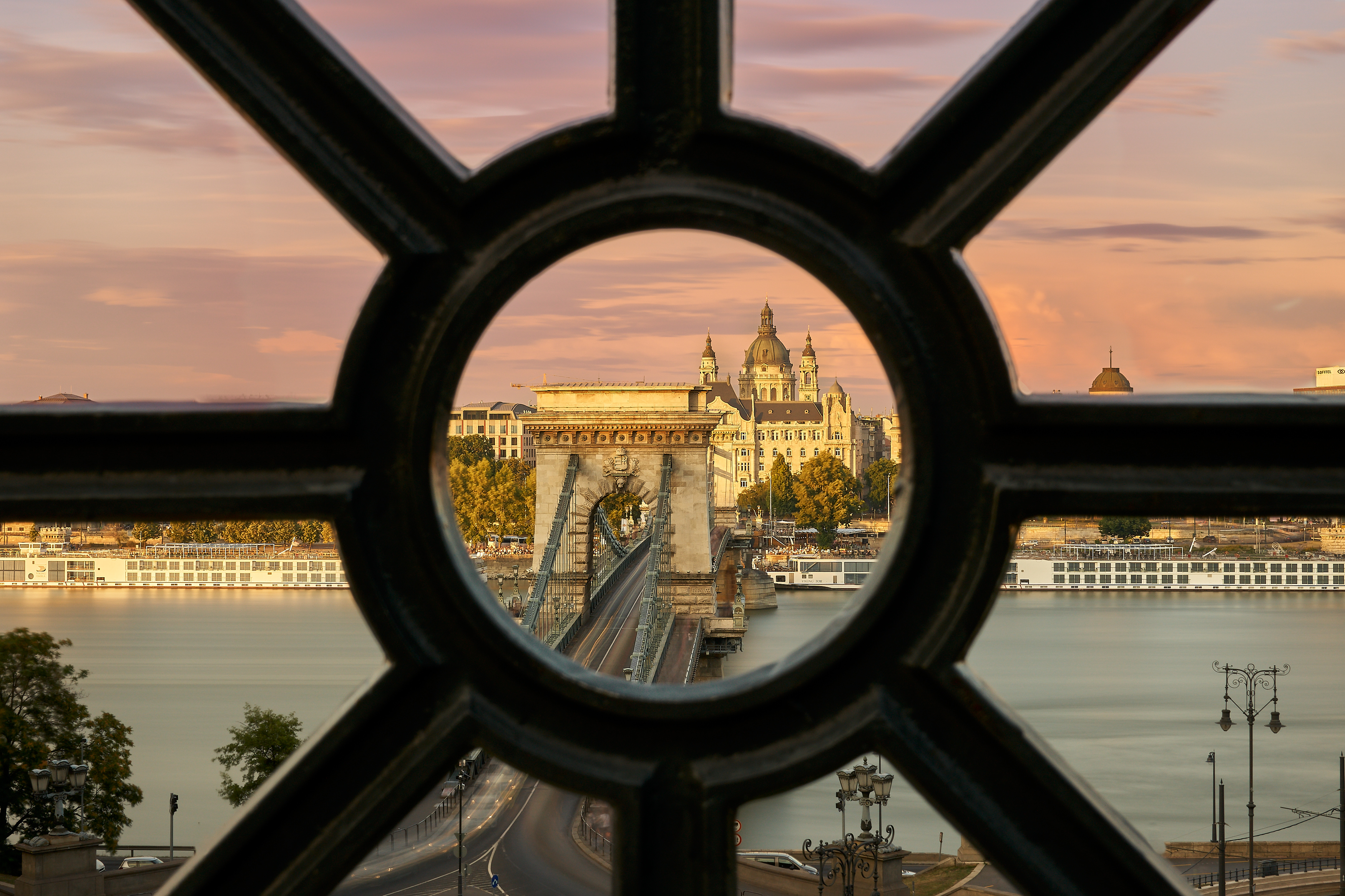 A last look at the Chain Bridge – photographer Tamás Dragon captures Budapest landmark before renovation