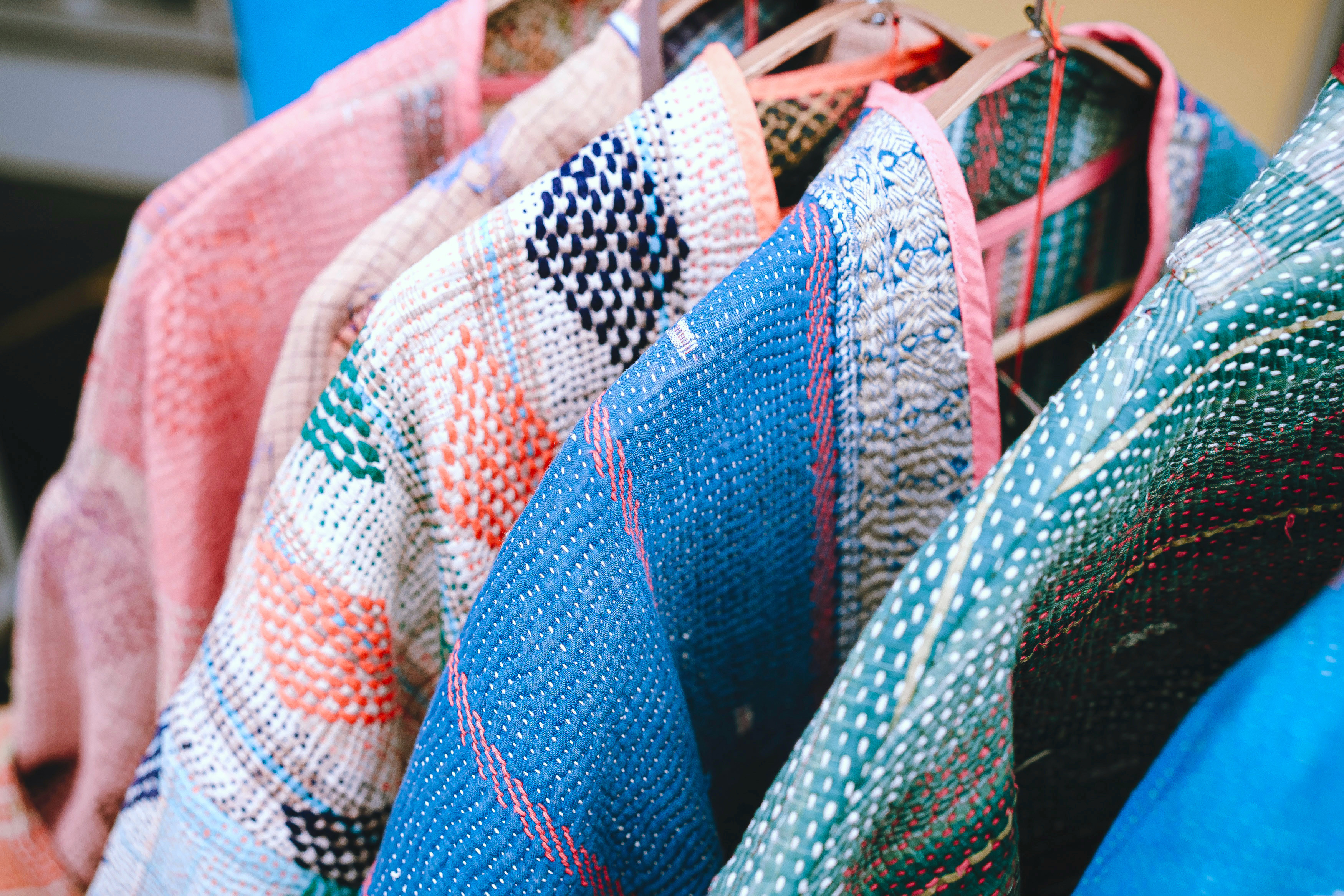 Hagyományos technika, modern textilek – A bangladesi kanthákat önti új formába a Taanka