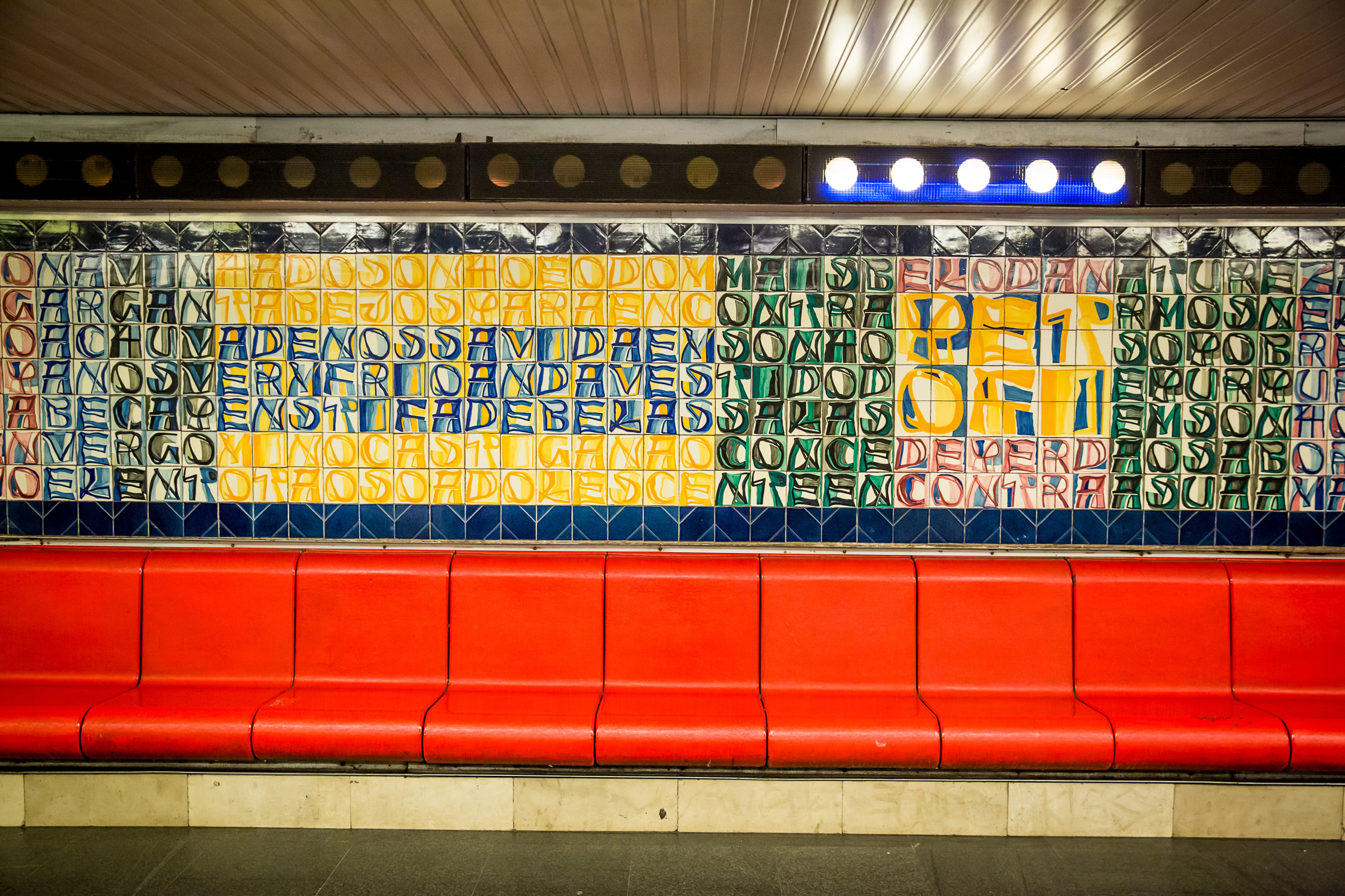 A 3-as metró arculatát meghatározó kultikus tárgyak múzeumba mennek, de a Deák téri mozaik marad a helyén