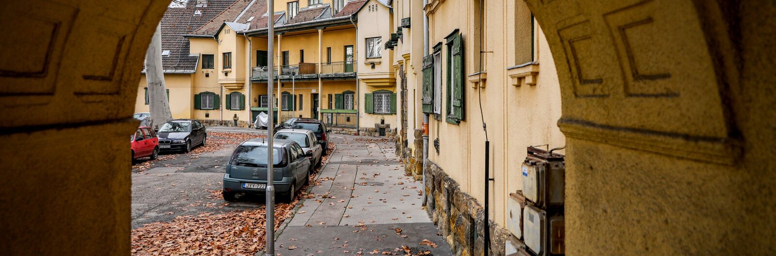 Bájos meseházak, szocreál domborművek és a füstölgő gyárkémények kora – 6 nem mindennapi budapesti lakótelep