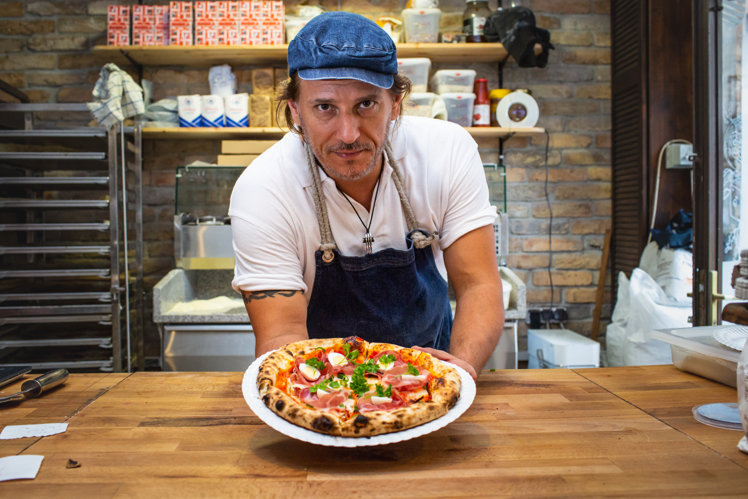 Mi az a gourmet-pizza, és miért az ország legkisebb pizzériájában sütik?