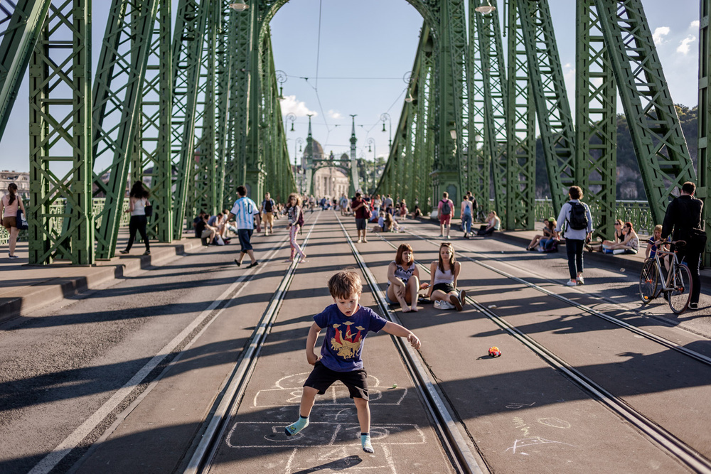 Már épül a Szabadság híd Velencében – kilátó és a szabad térfoglalás élménye a Biennálé Magyar Pavilonjában