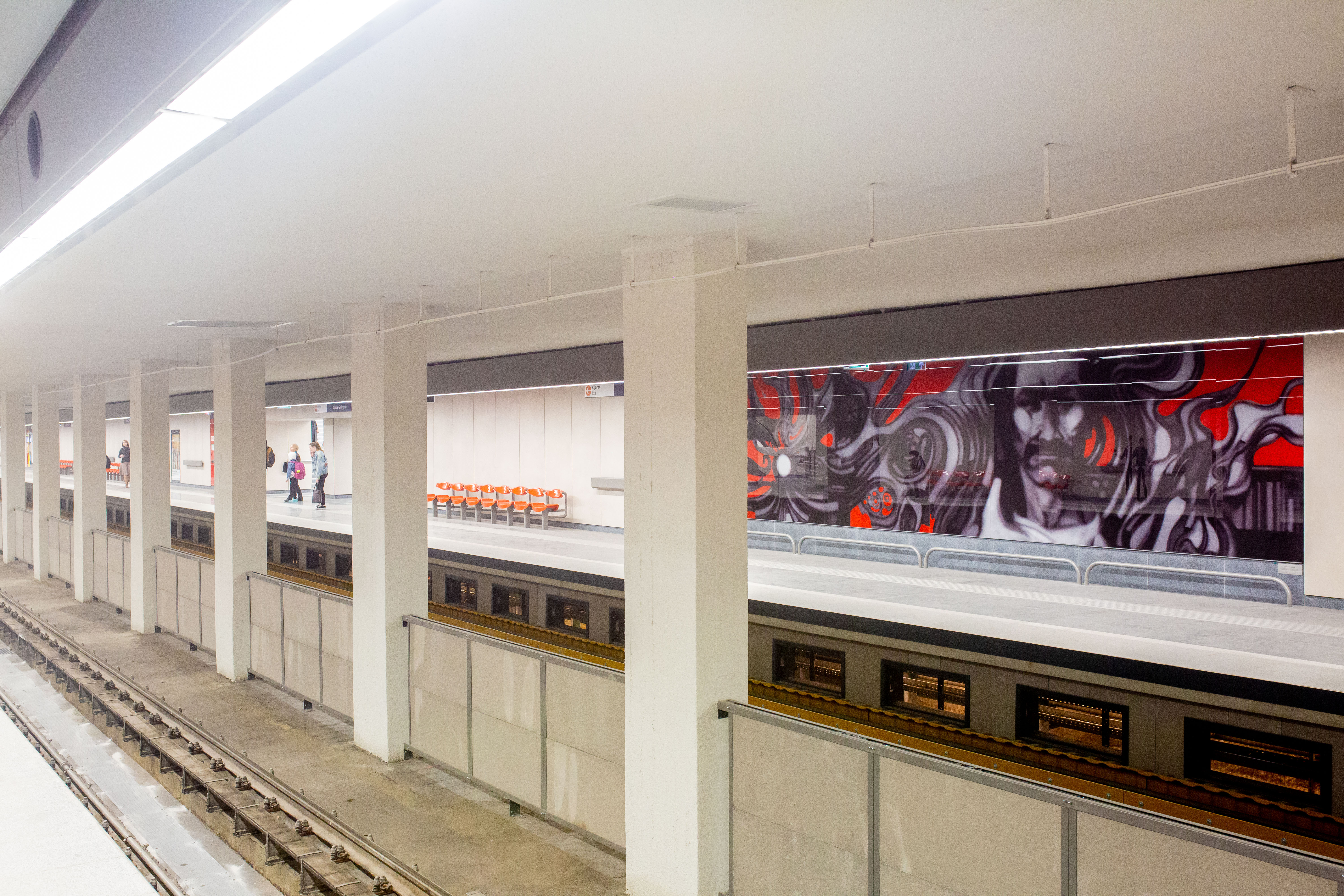 Ivókutakat helyeztek fel a 3-as metró nyolc állomásán a „hűsítő Budapest” jegyében