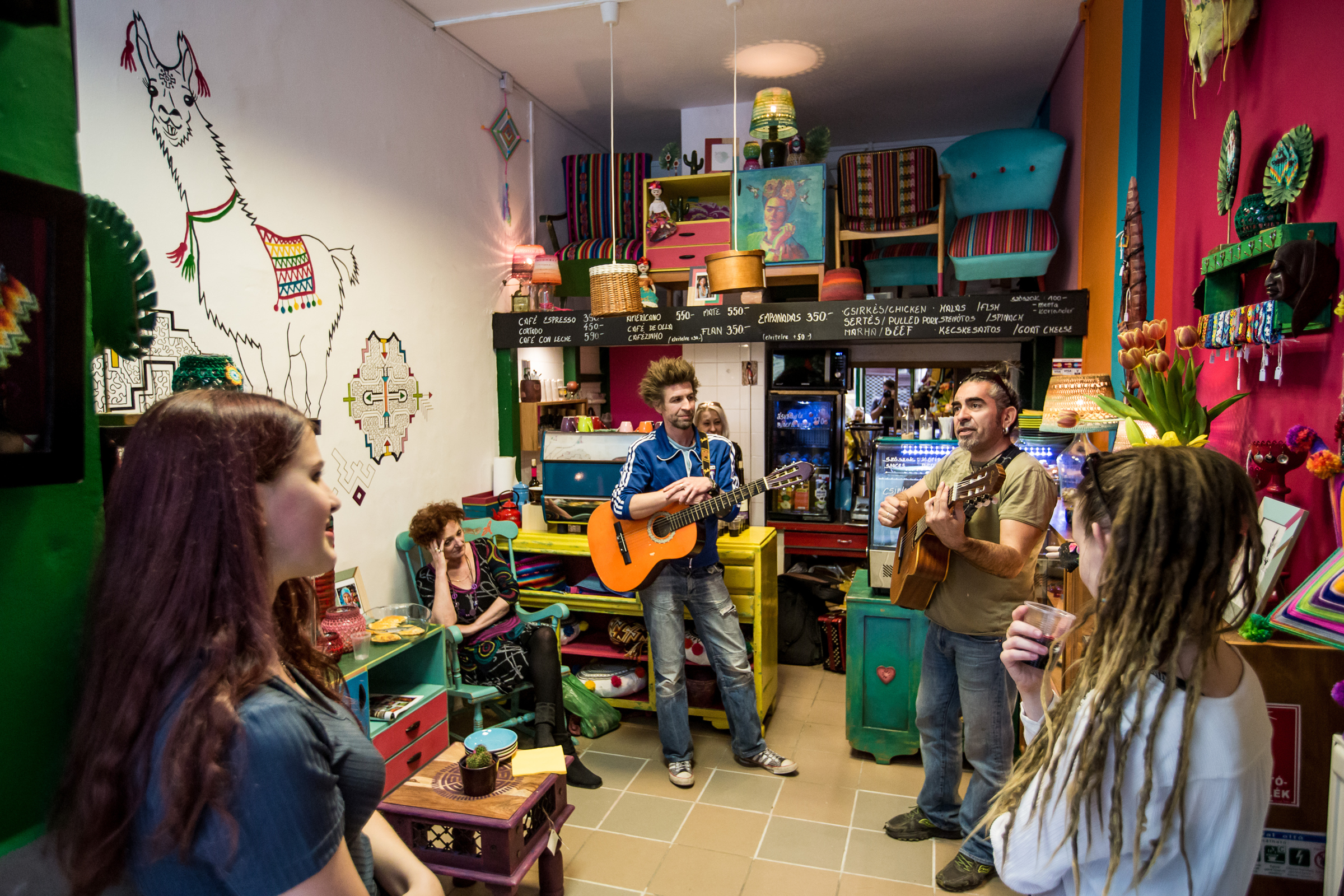 Dél-amerikai zsongás a Vas utcában – a Boho Lama concept store & bistro megnyitóján jártunk