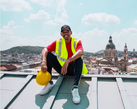 Will Smith az Opera tetején fotózkodott, és Budapesten vette fel legújabb számát is