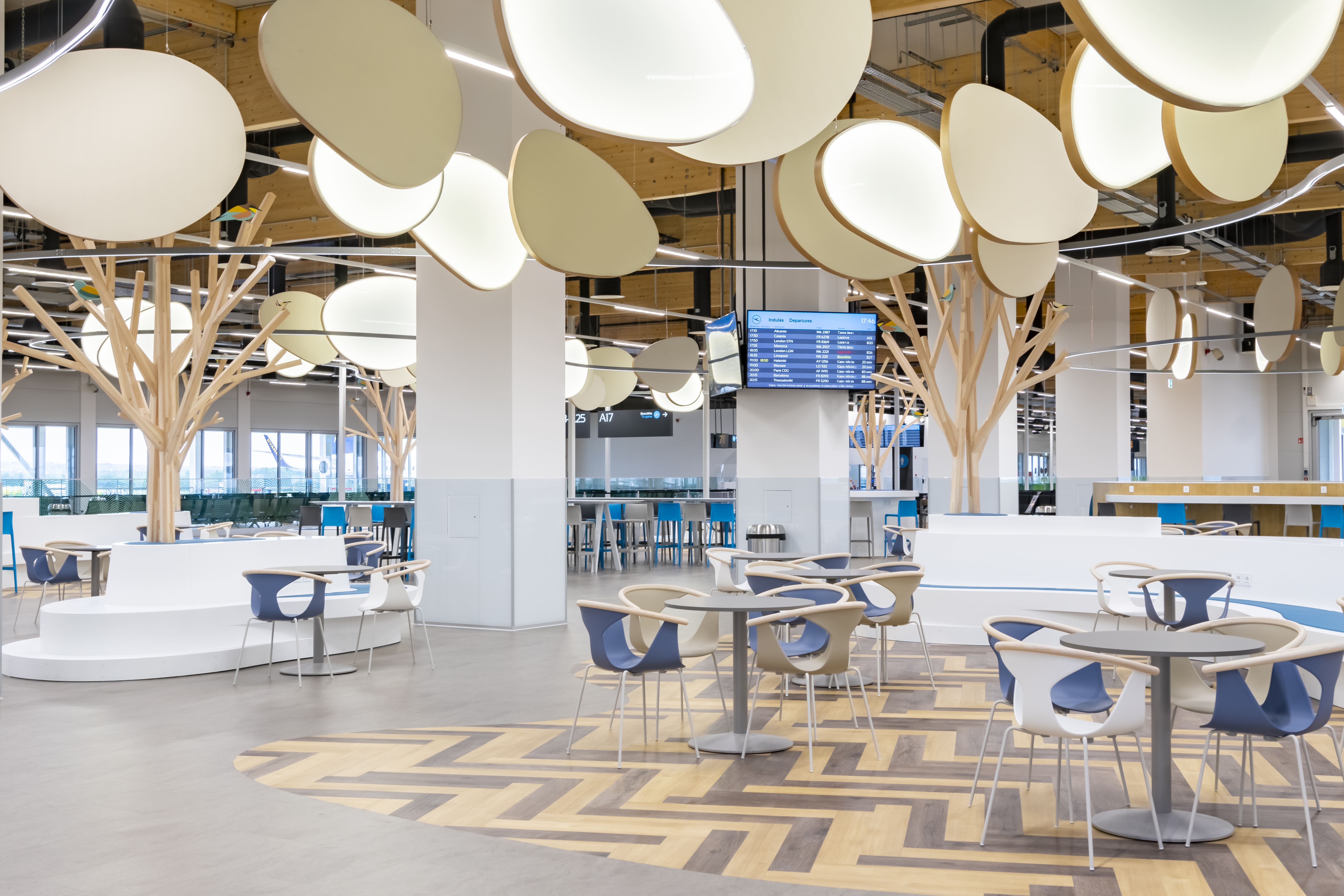 Átadták a ferihegyi repülőtér új utasmólójának teljes területét – képek