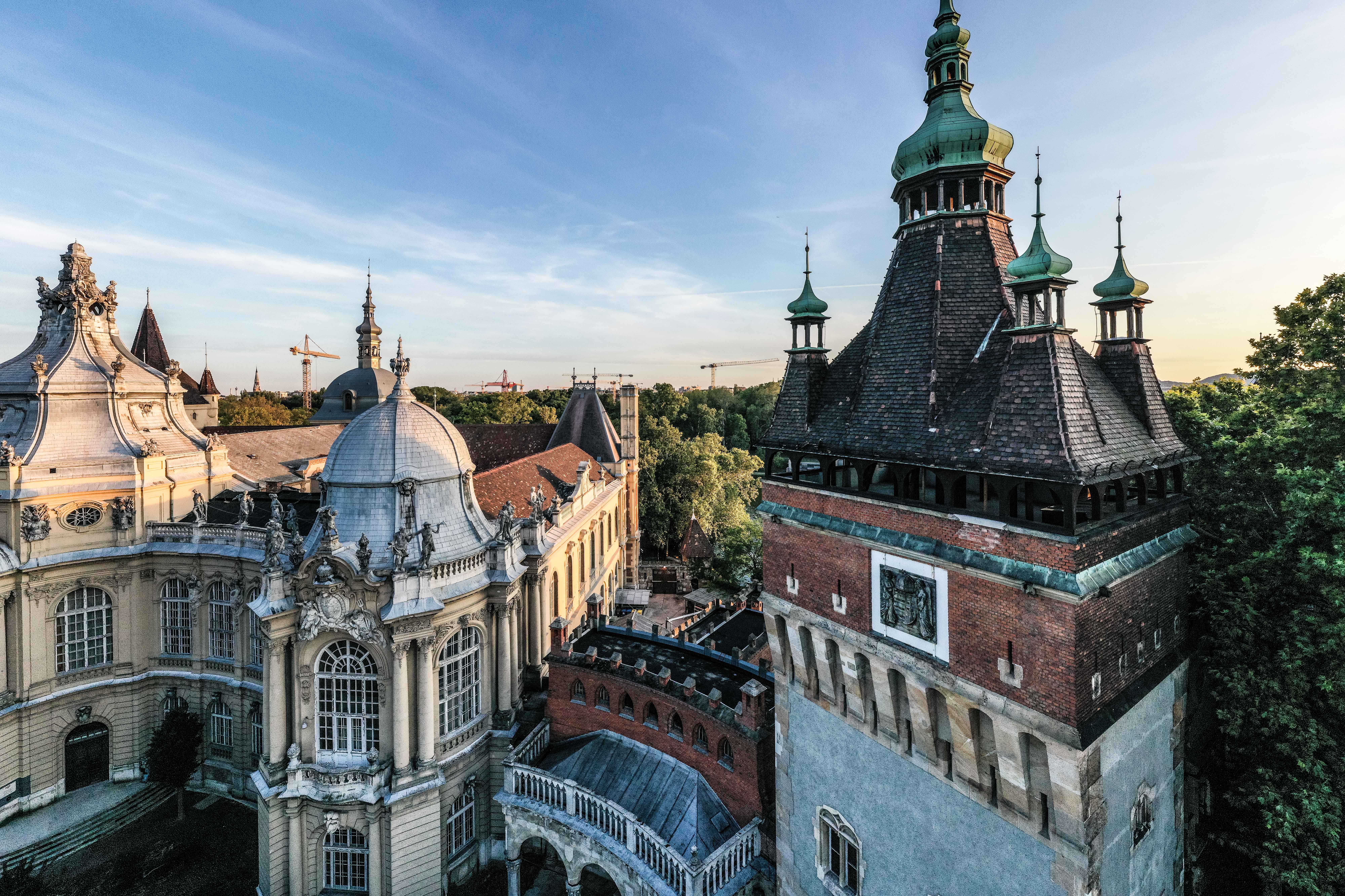 Elegáns budapesti épületek, amelyeknek van egy kiköpött másuk valahol a világon