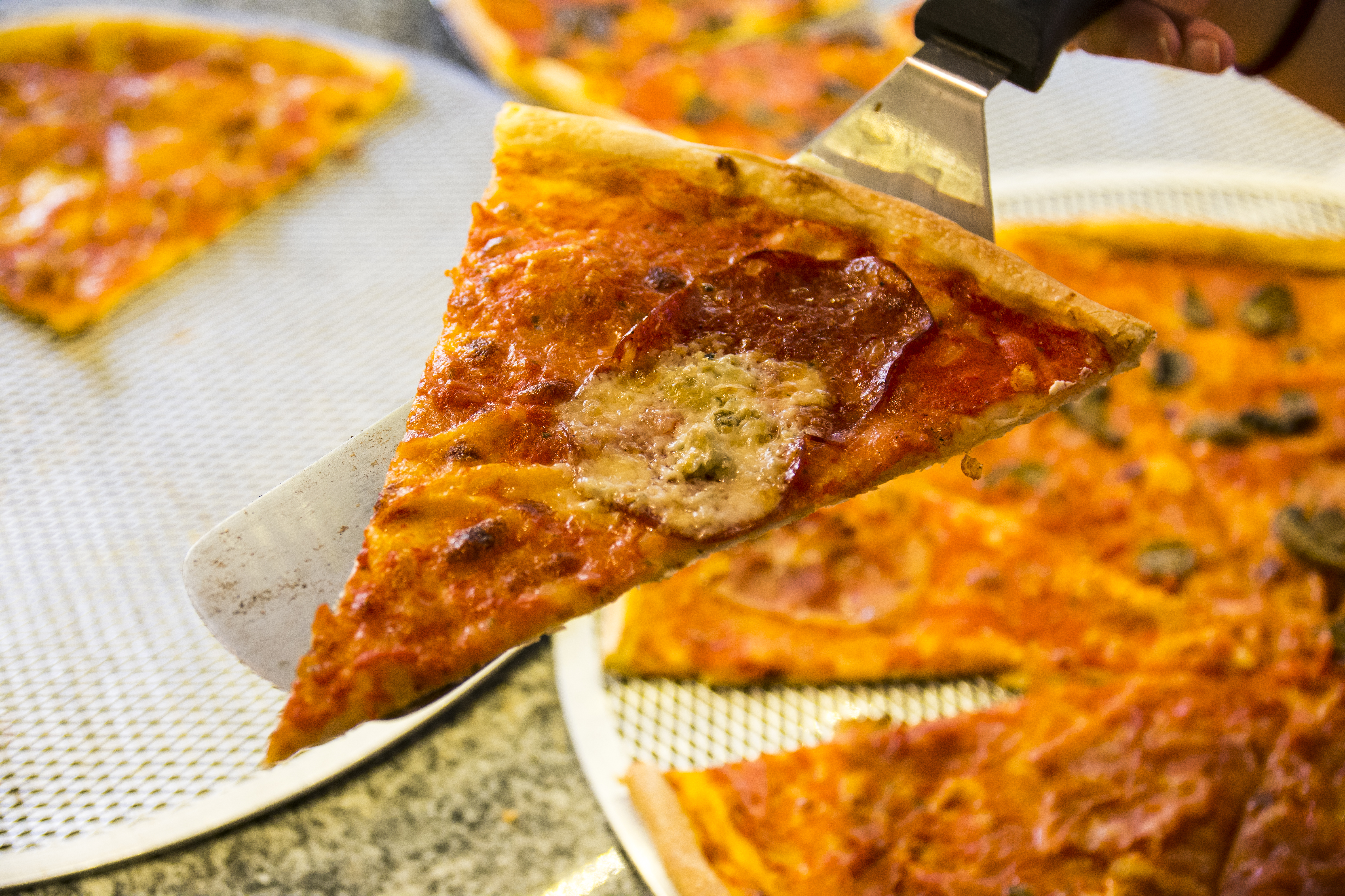 Újabb street food Budán – a Pizza Me új egységet nyitott a Széll Kálmán térnél