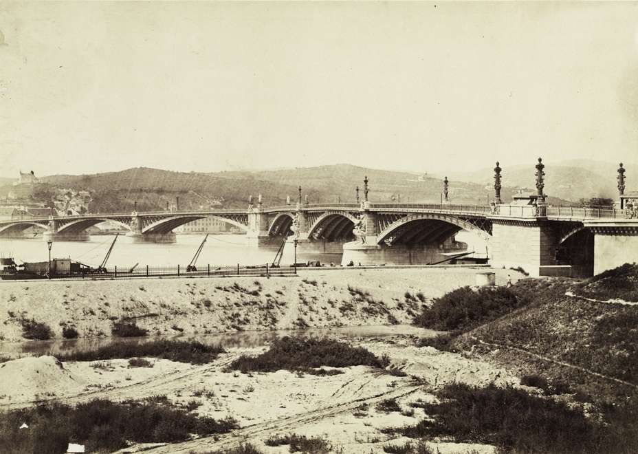 Véletlenül, majd szándékosan is felrobbantották – A Margit híd története