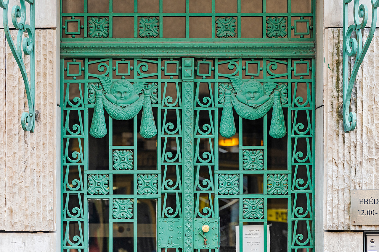 Ki itt belépsz – Budapest 20+1 legszebb kapuja Bódis Krisztián képein (IV. rész)