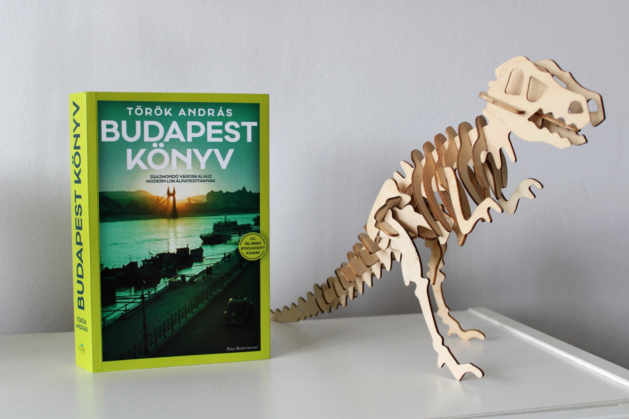 Íme egy könyv Budapestről nem budapestieknek, amit fővárosiként is erősen ajánlott beszerezni
