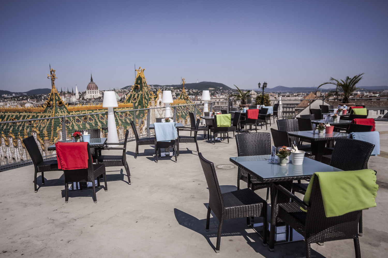 Egy hamburger a tetőn? – Budapest legújabb rooftop terasza a Hotel Presidenté