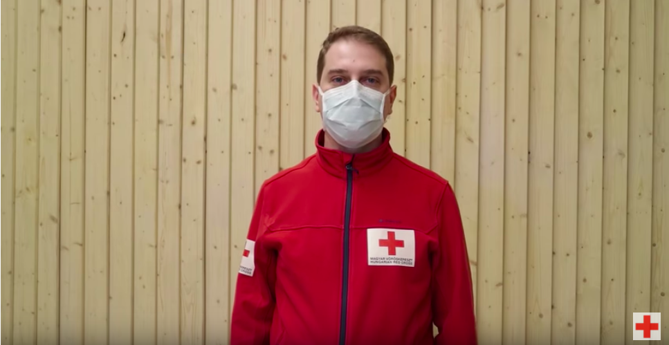Így viseld a maszkot! – a Magyar Vöröskereszt videót készített arról, hogyan kell helyesen felhelyezni és hordani az arcvédőt