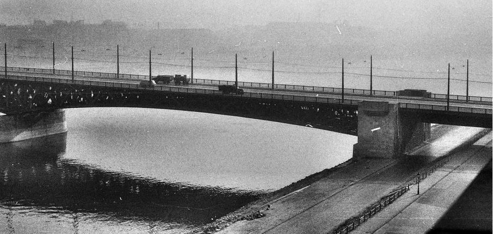 Nem a költőről nevezték el először – a Petőfi híd története