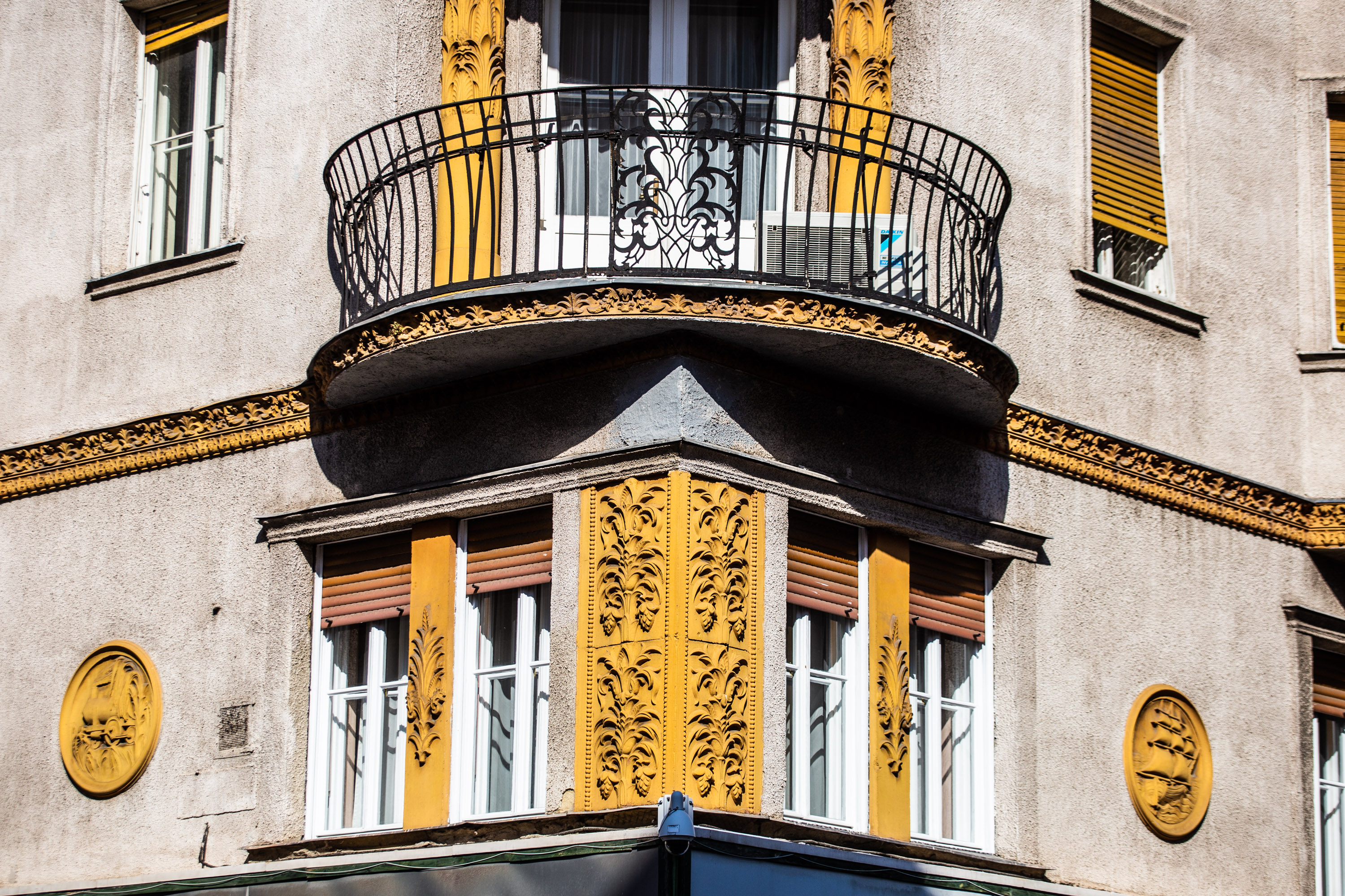 Gengszterfilmek és Gotham City Budapesten – Az art deco épületek