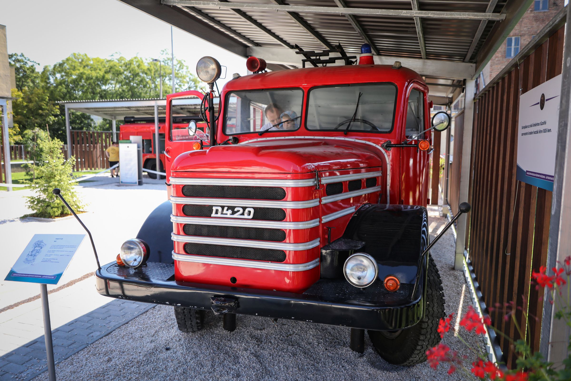 Sose gondoltuk volna, hogy ennyire lehet rajongani a tűzoltóautókért – az újpesti Tűzoltó Skanzenben jártunk