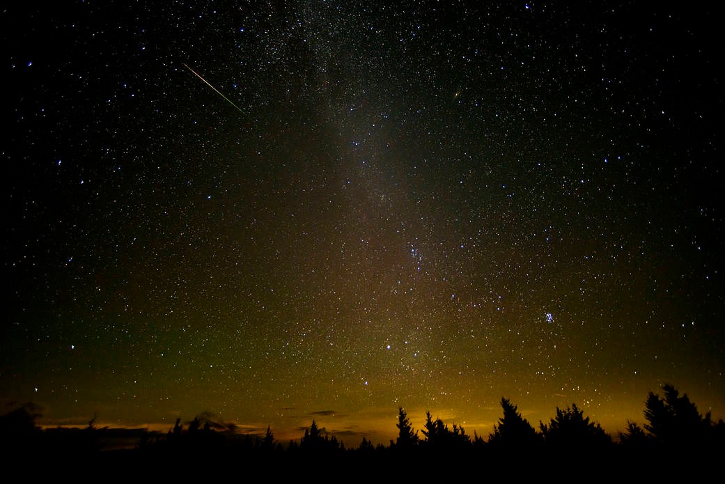Meteoritsimogatás és távcsövezés – Jön az Egy Hét a Csillagok Alatt programsorozat