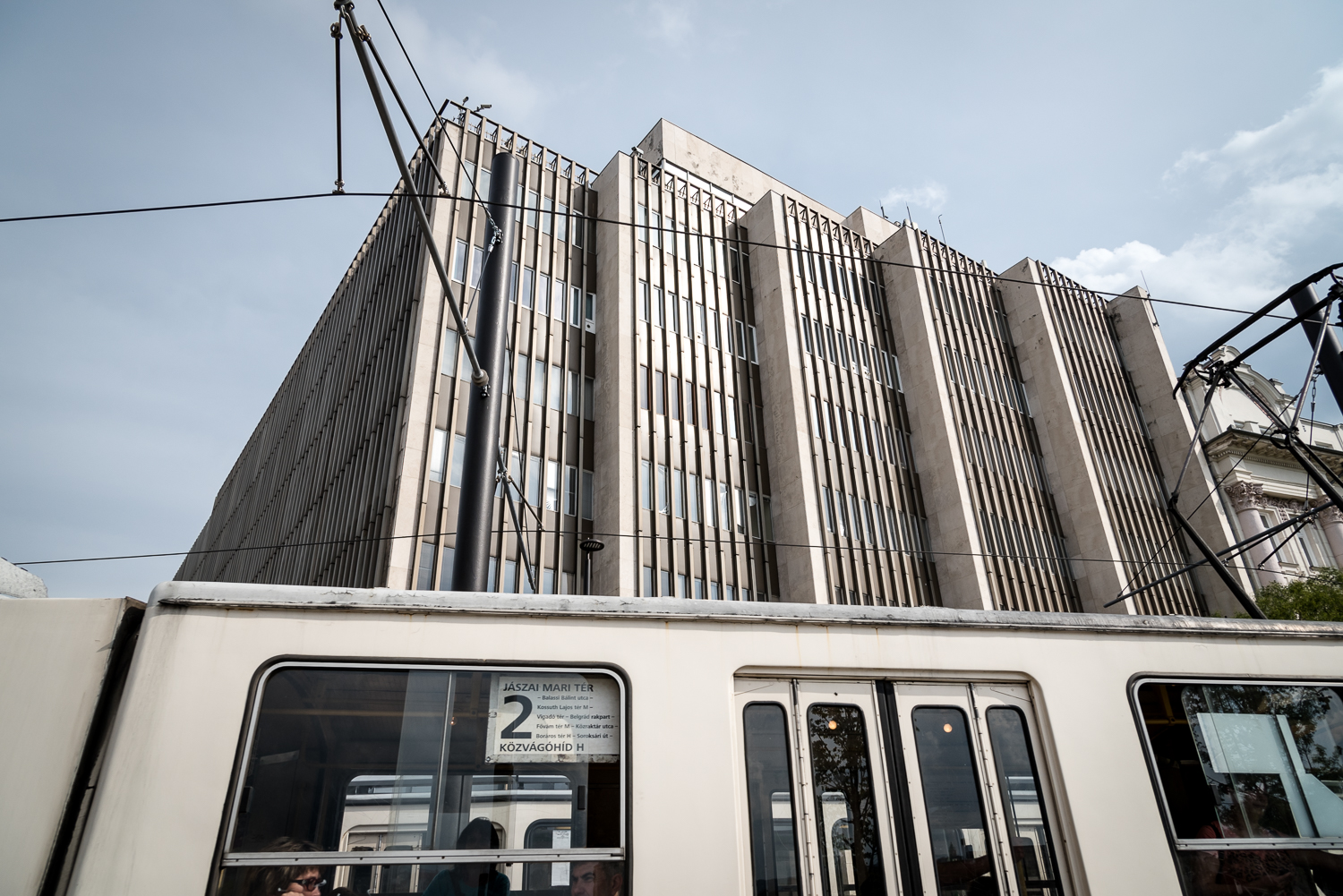 Ötletpályázat révén születik újjá a metró fölötti épület a Kossuth téren