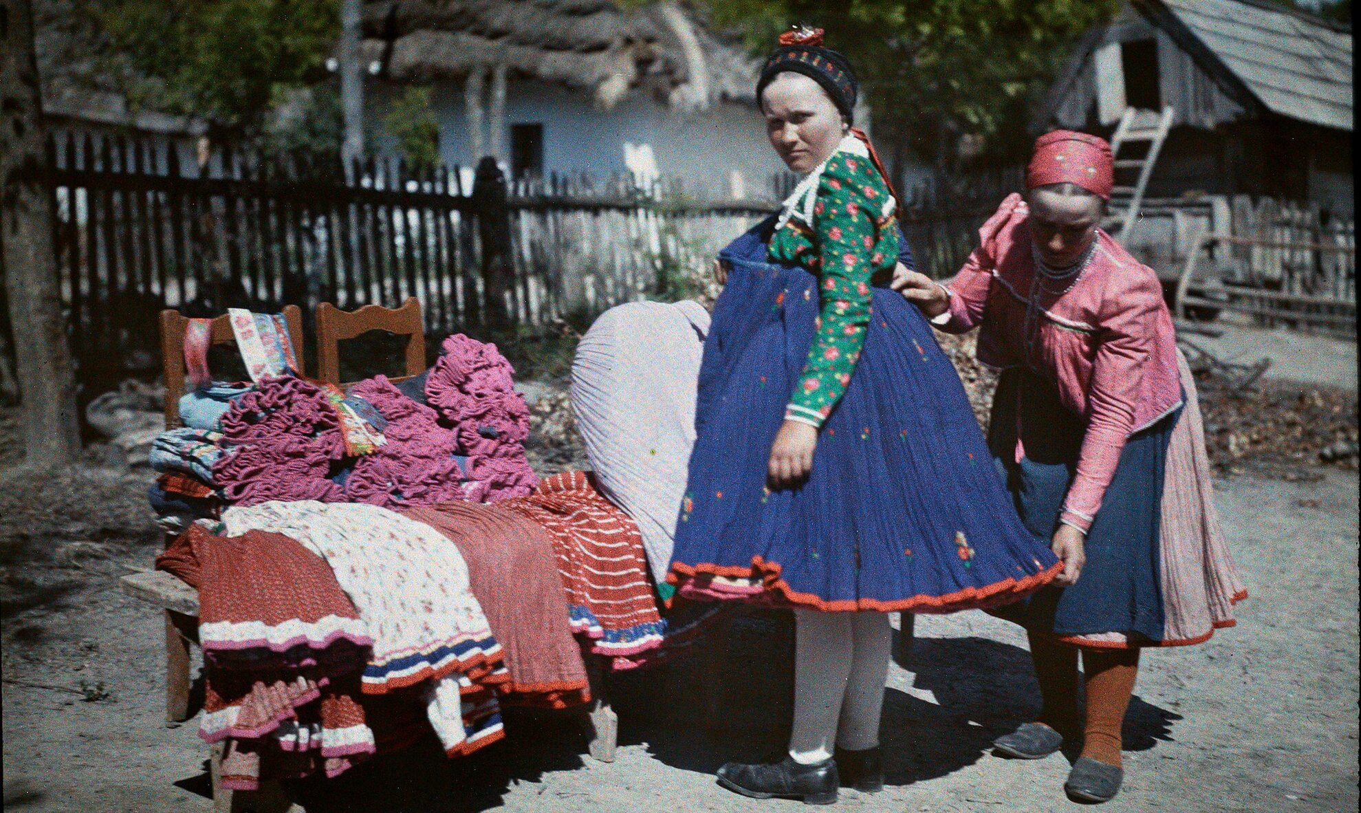 Ruhacsere és textilgyűjtés a Néprajzi Múzeumban