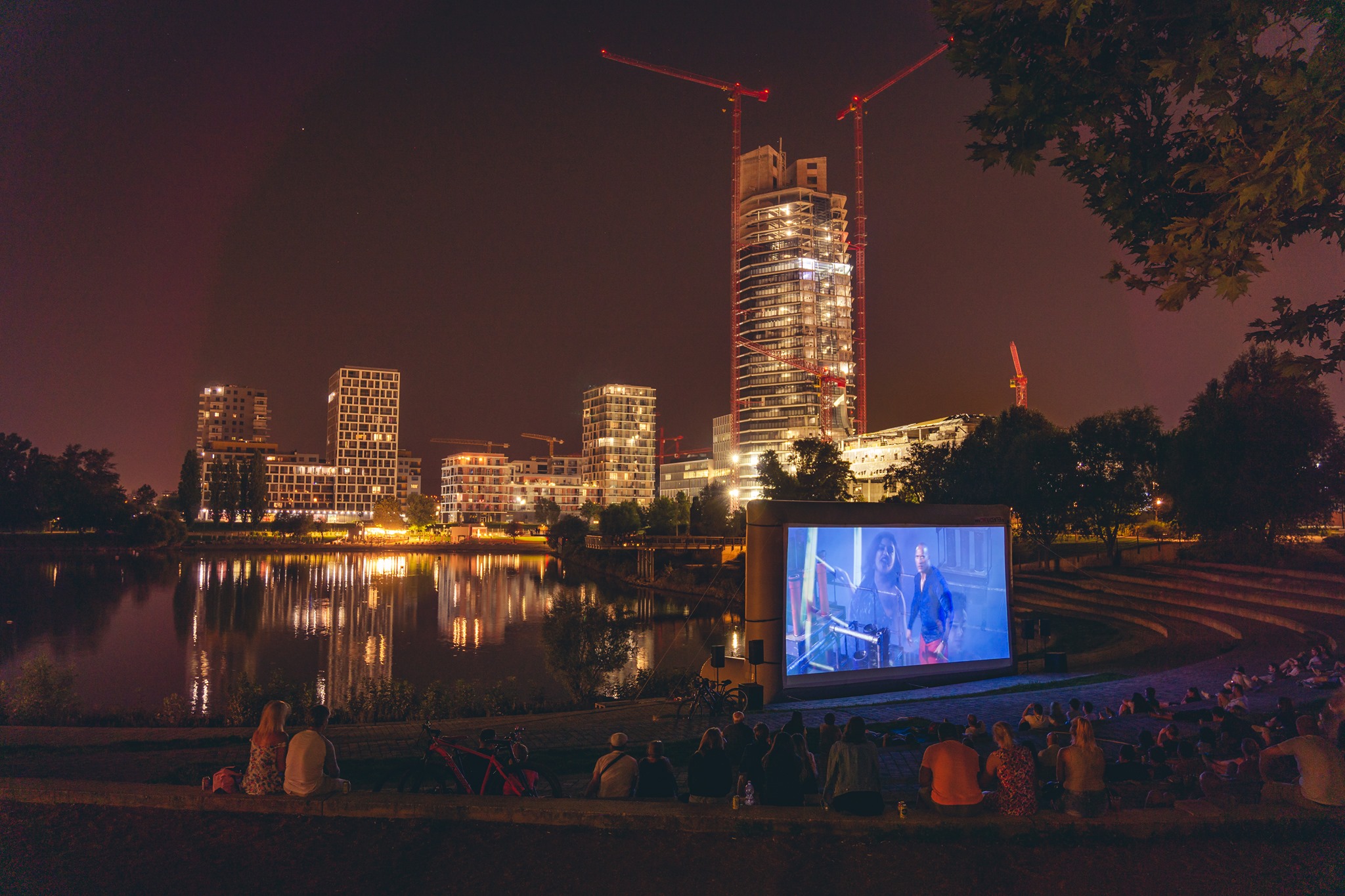 Újra ingyenes filmvetítésekkel vár mindenkit a BudaPart szabadtéri mozi