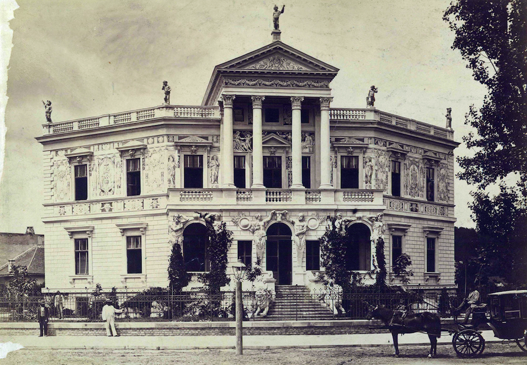 A két világháború közötti Budapest Kardashian családjáé volt ez a gyönyörű épület – Az Edelsheim-Gyulai-villa