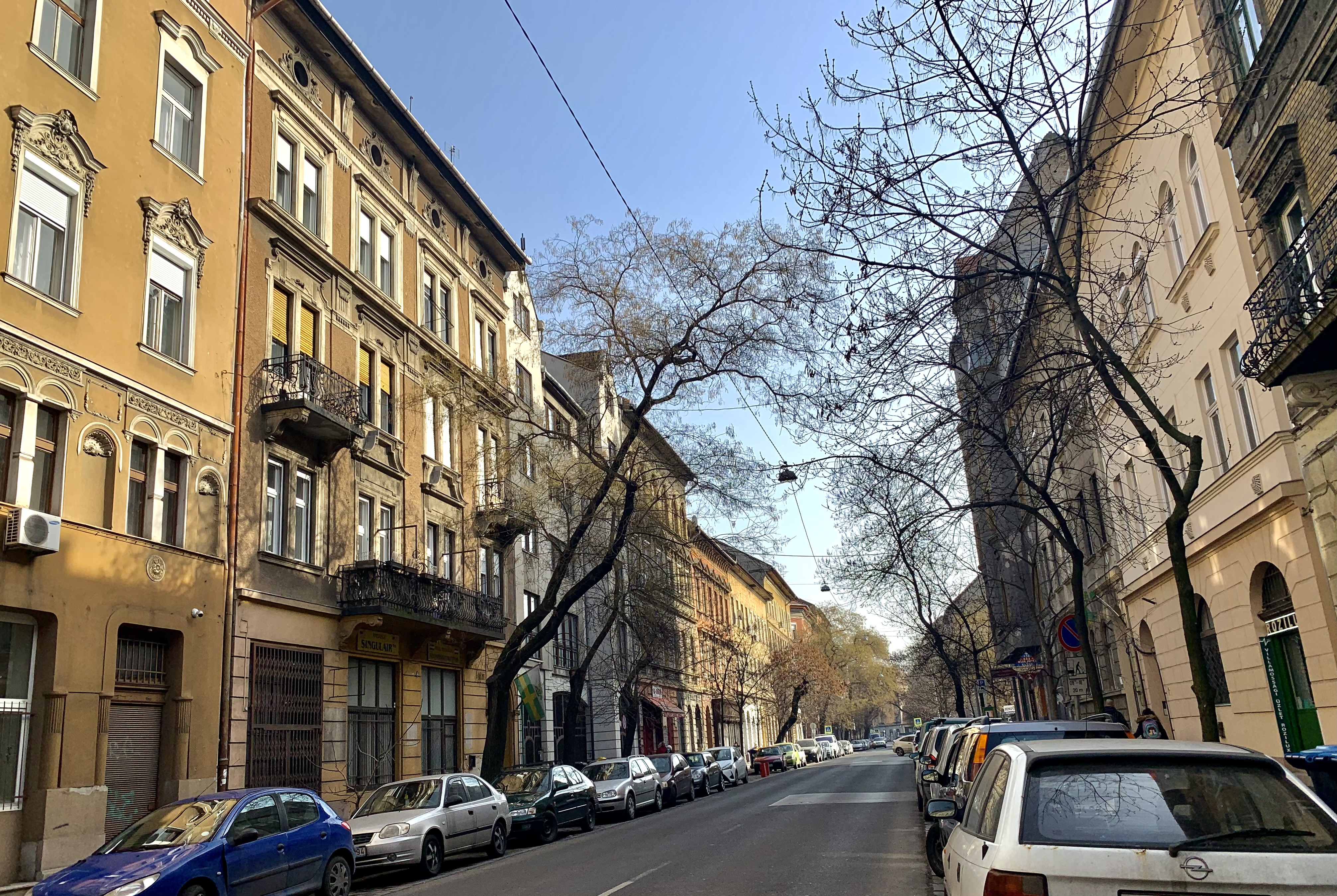 Irodalmi séta – A Rozsdatemető Budapestje akkor és most