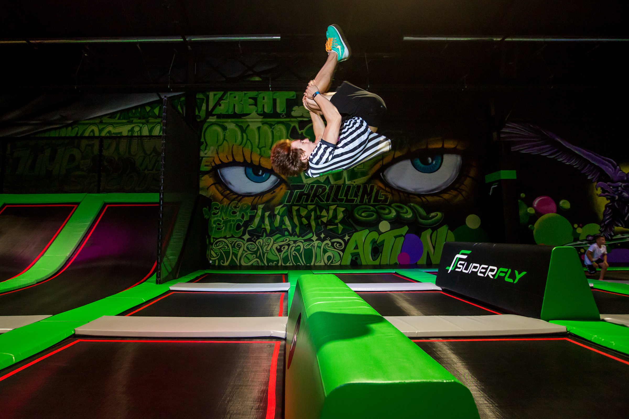 Ahol legyőzhetjük a gravitációt – a frissen nyitott Superfly Air Sports trambulinparkban ugráltunk