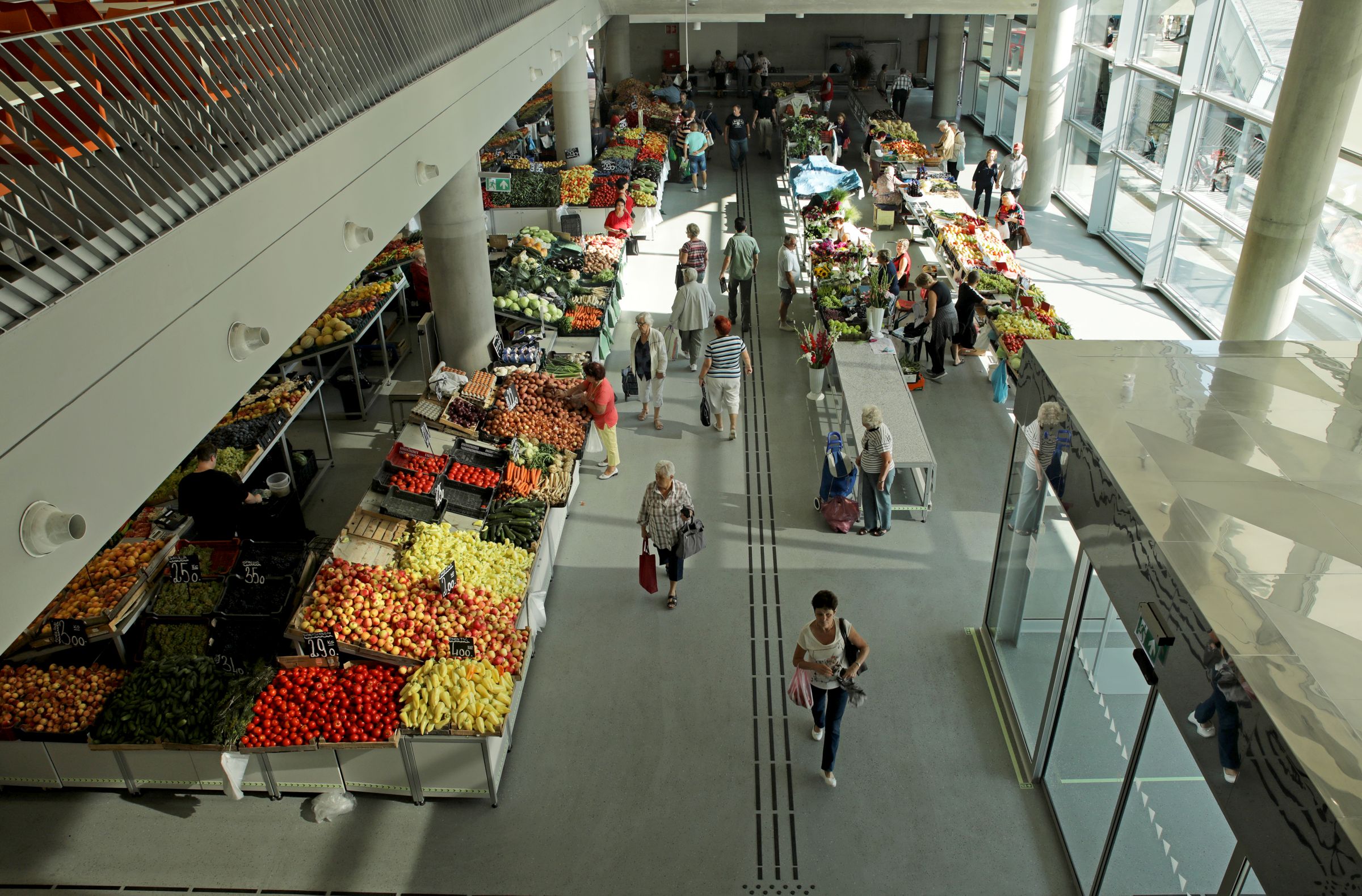 Zöldségek és kultúra egy helyen – egyedülálló piaccal gazdagodott Újpest