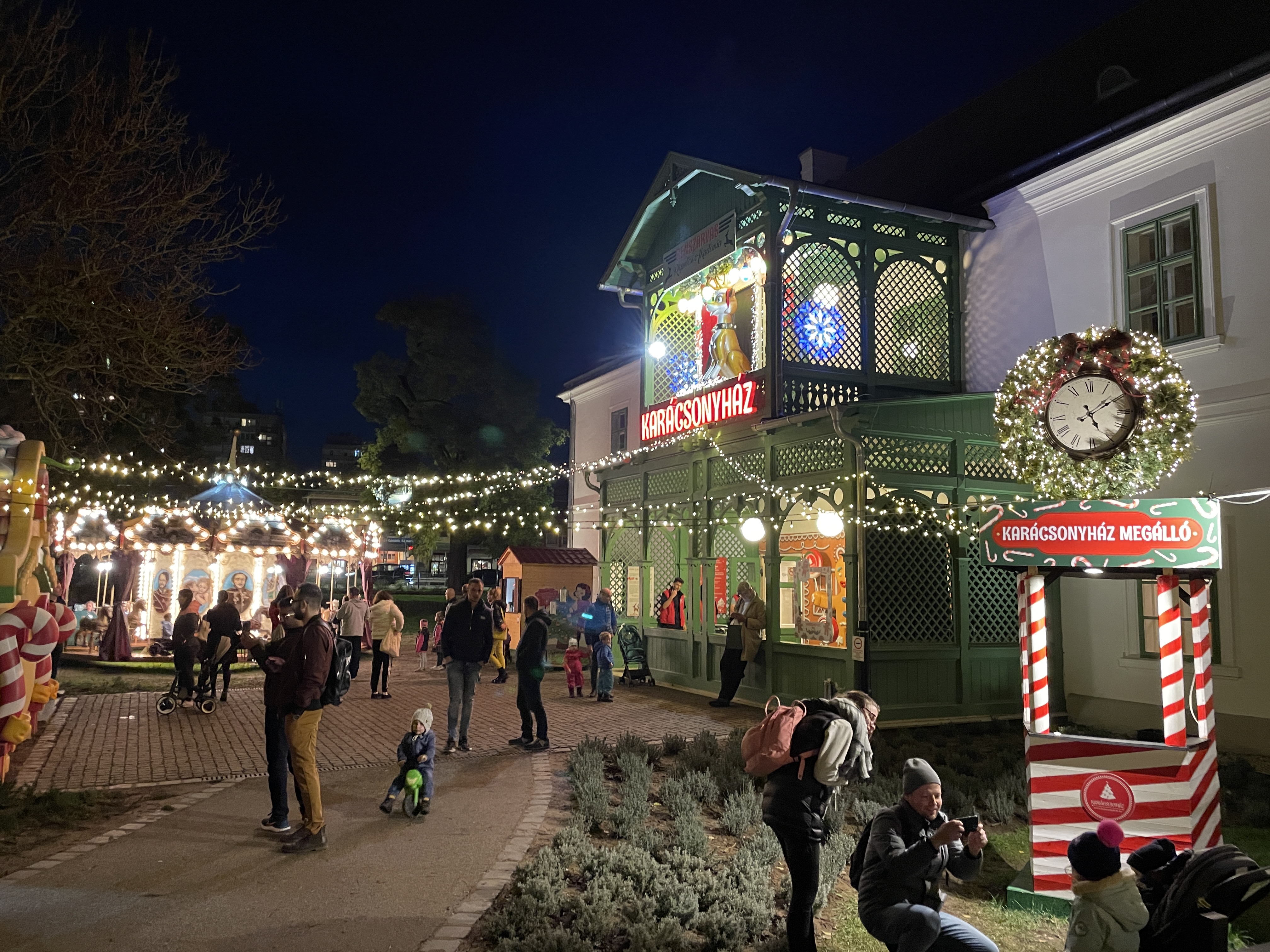 Karácsonyi meseország Gödöllőn – Ismét megnyitotta kapuit a Karácsonyház