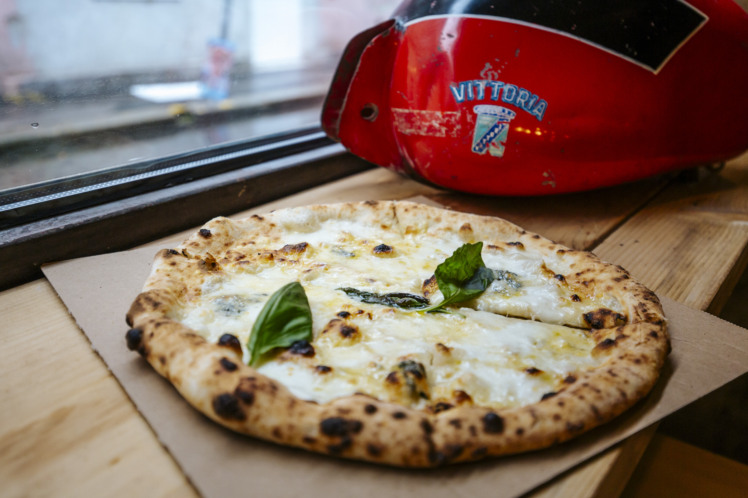 Új egységet nyitott a Moto Pizza, már Budán is elérhetőek!