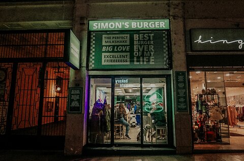 Simon’s Burger – Deák