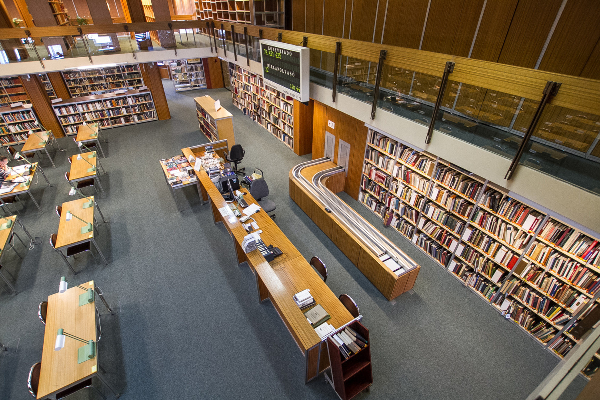 A könyvtáros ahol tud, segít! – ilyen az Országos Széchényi Könyvtár Kérdezze a könyvtárost! szolgáltatása