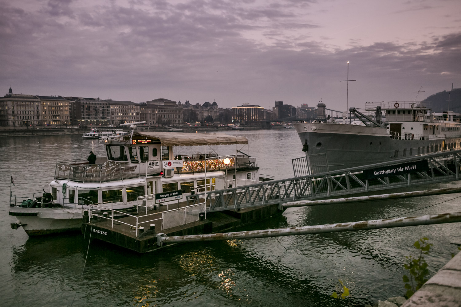 Menetrend szerinti hajójáratot indít a Duna fővárosi szakaszán a BKK és a Mahart