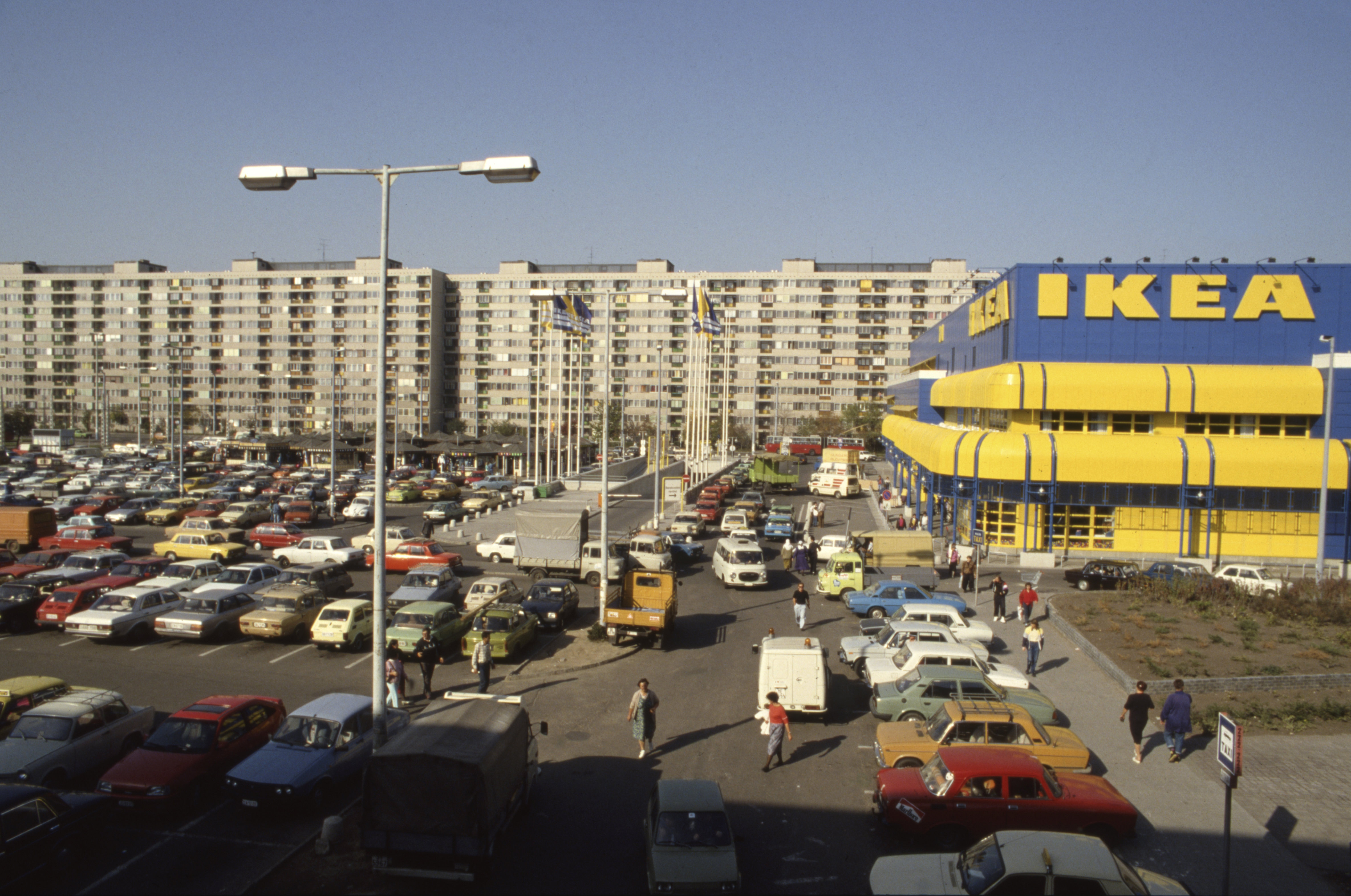 Így vetett véget az IKEA a koloniál- és Varia-bútorok uralmának – retró nyugati nyitások Budapesten
