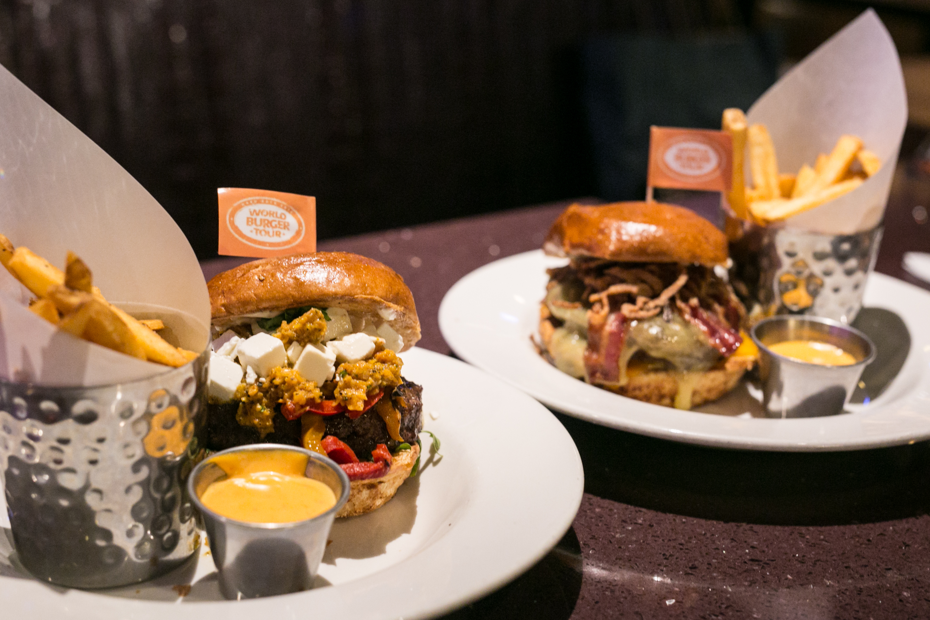 Legendás burgerek a nagyvilágból – a budapesti Hard Rock Caféból jelentjük