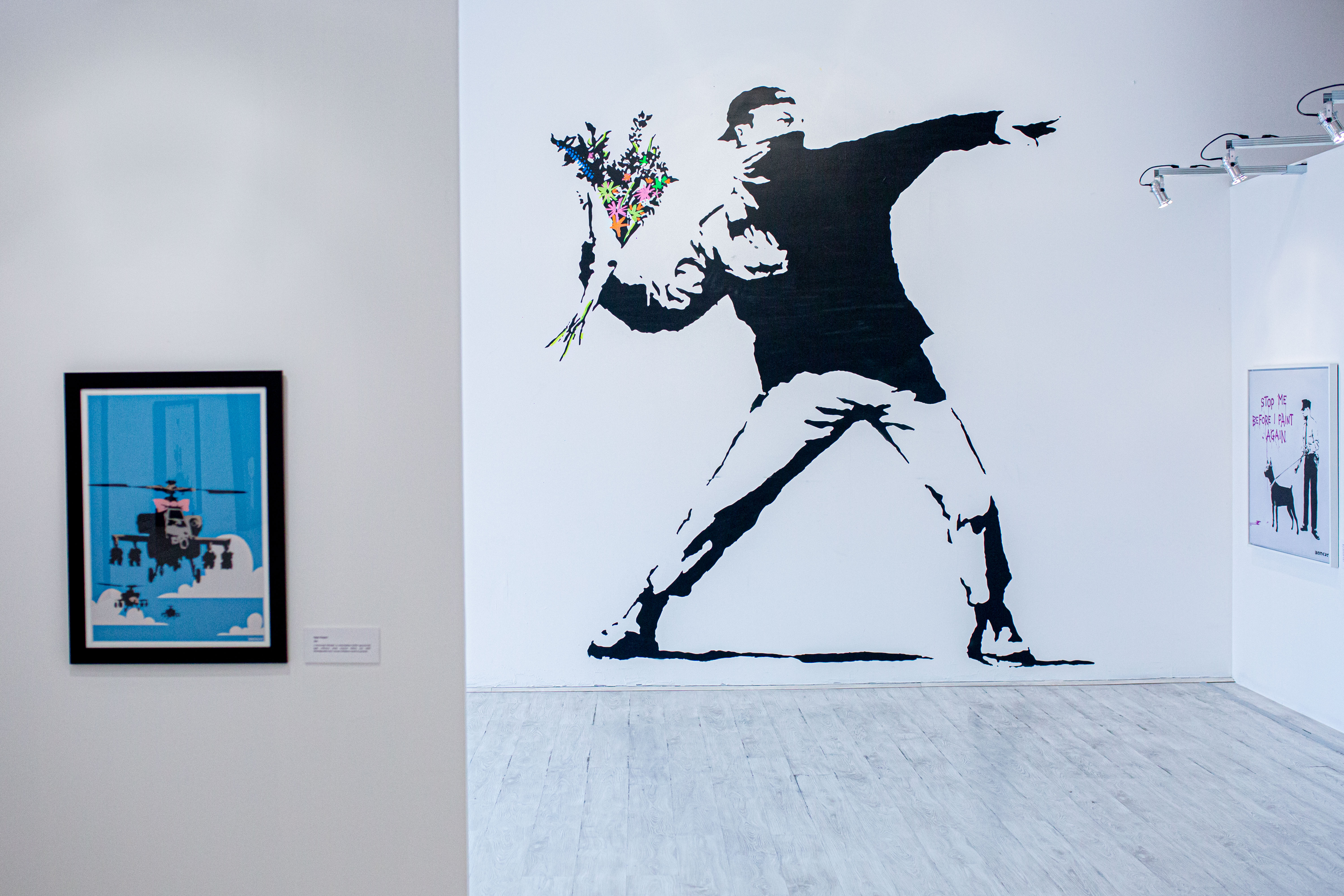 Felébreszt abból az álomból, hogy itt a Kánaán – ilyen a Banksy-kiállítás Budapesten