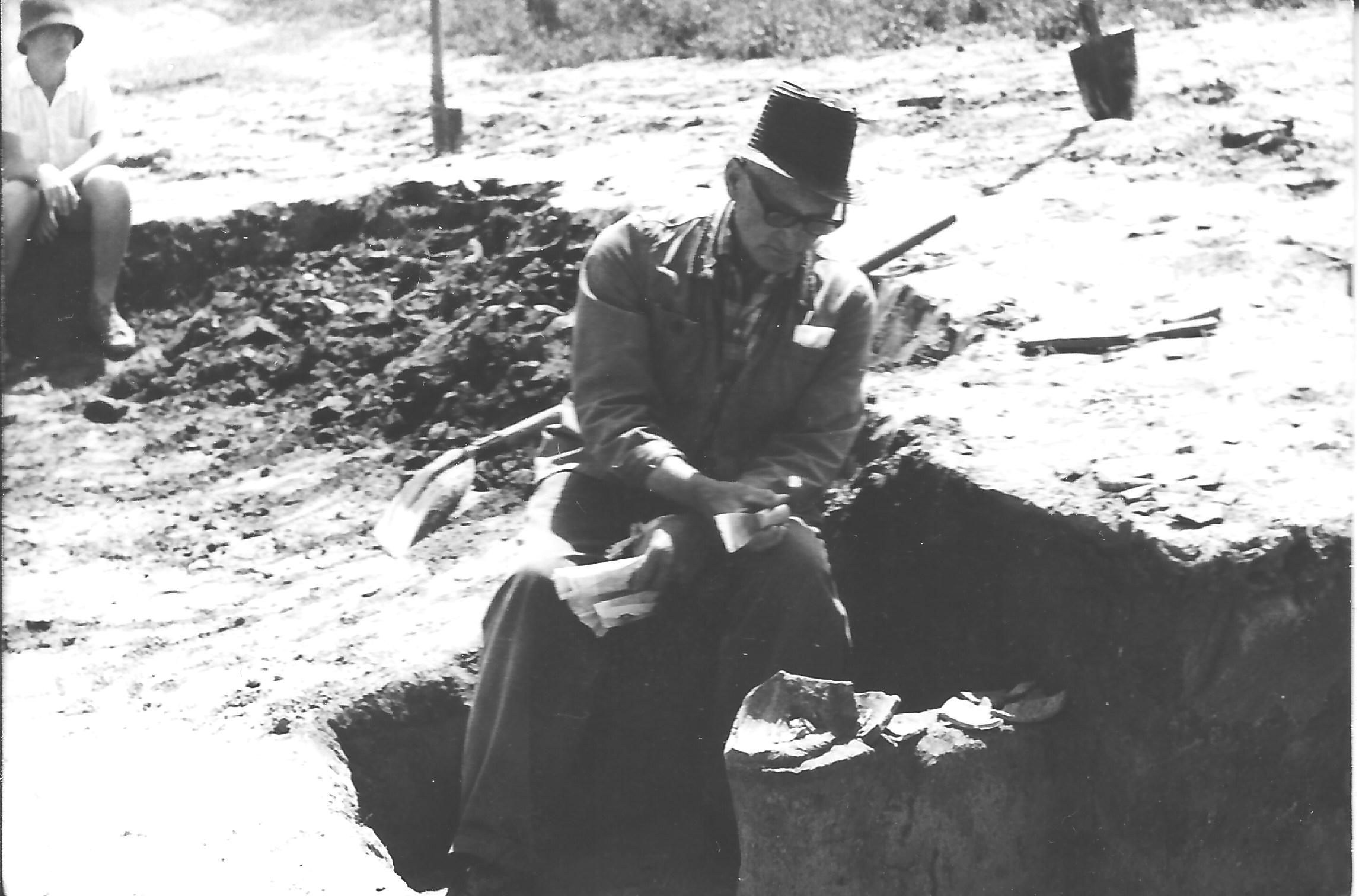 Az ember, aki egymaga ásta ki a solymári várat: Valkó Arisztid