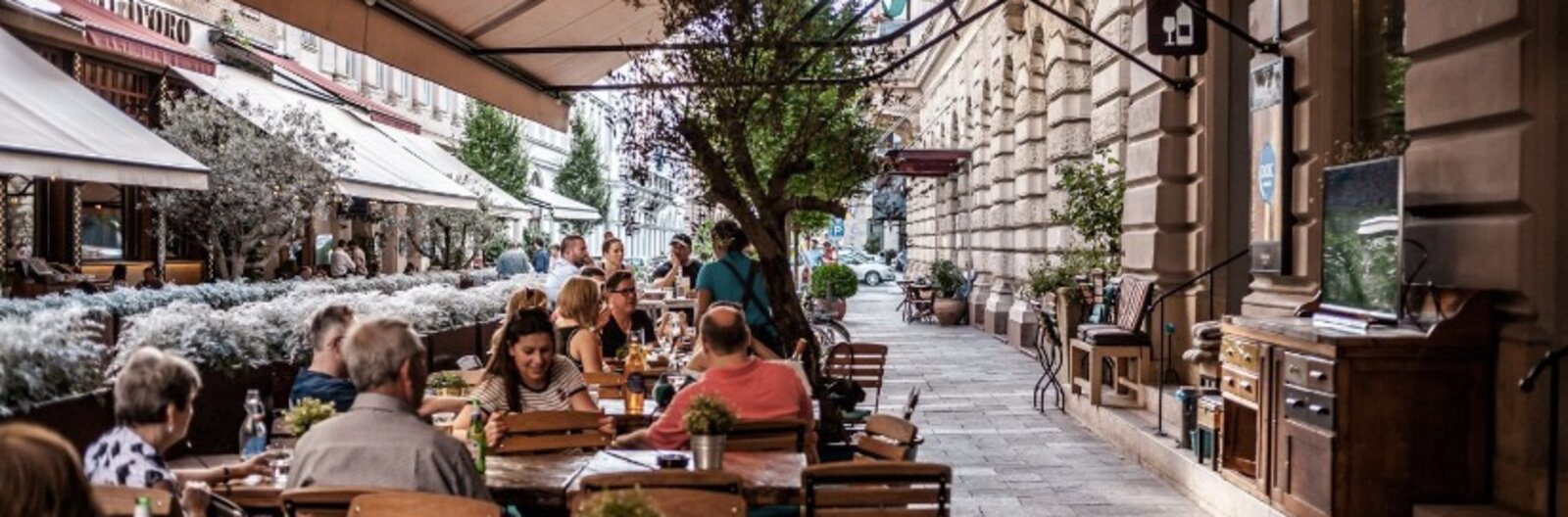 Savor the fine food of Via Italia, Budapest’s own “Little Italy”