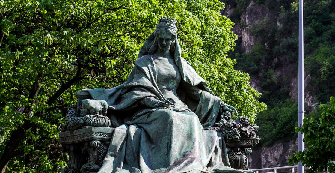 Egy eltűnt szobor nyomában: Erzsébet királyné emlékműve