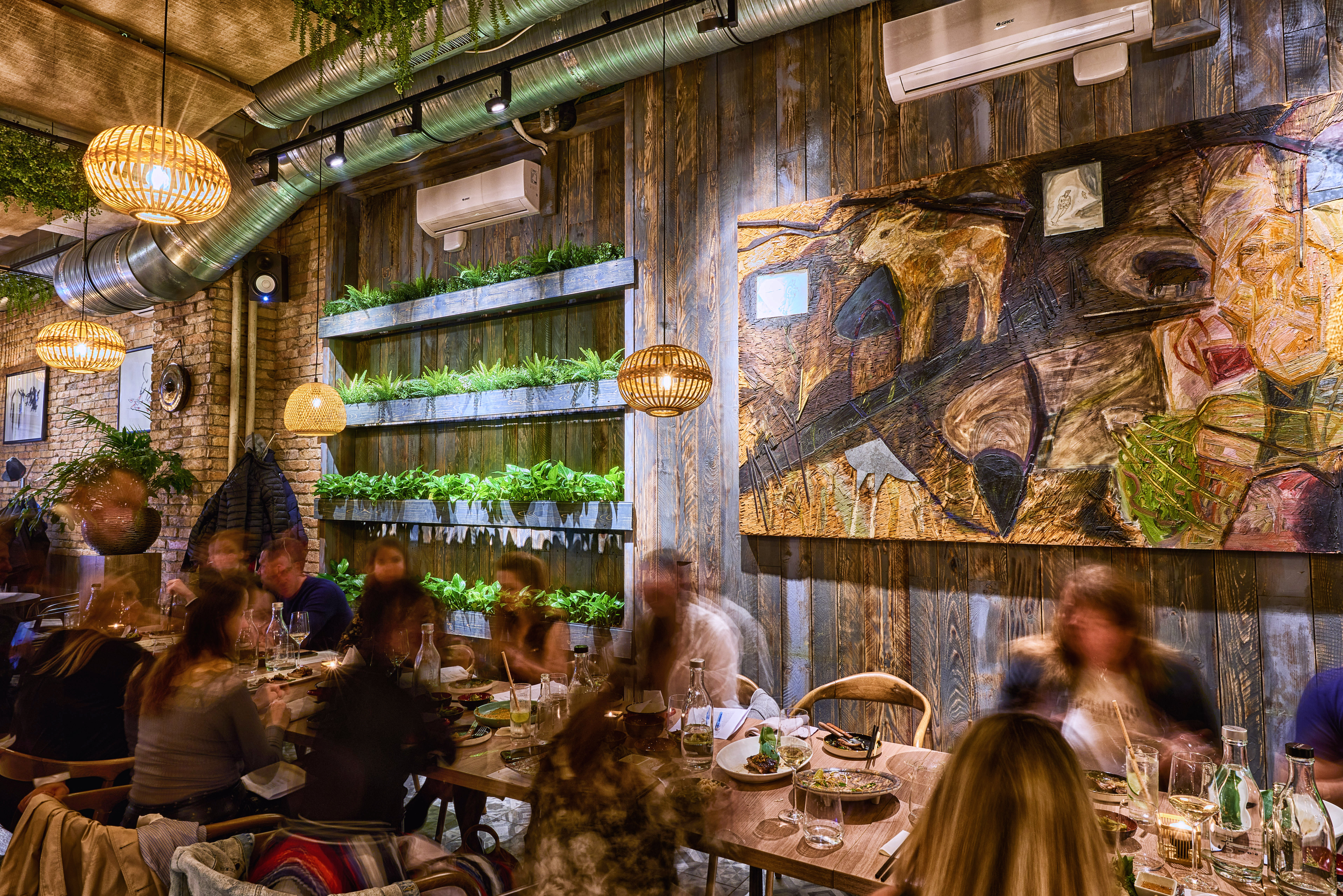 Ázsiai ízek és fine bistro hangulat – Megnyílt a Costes-csoport új étterme, a Costes Izakaya