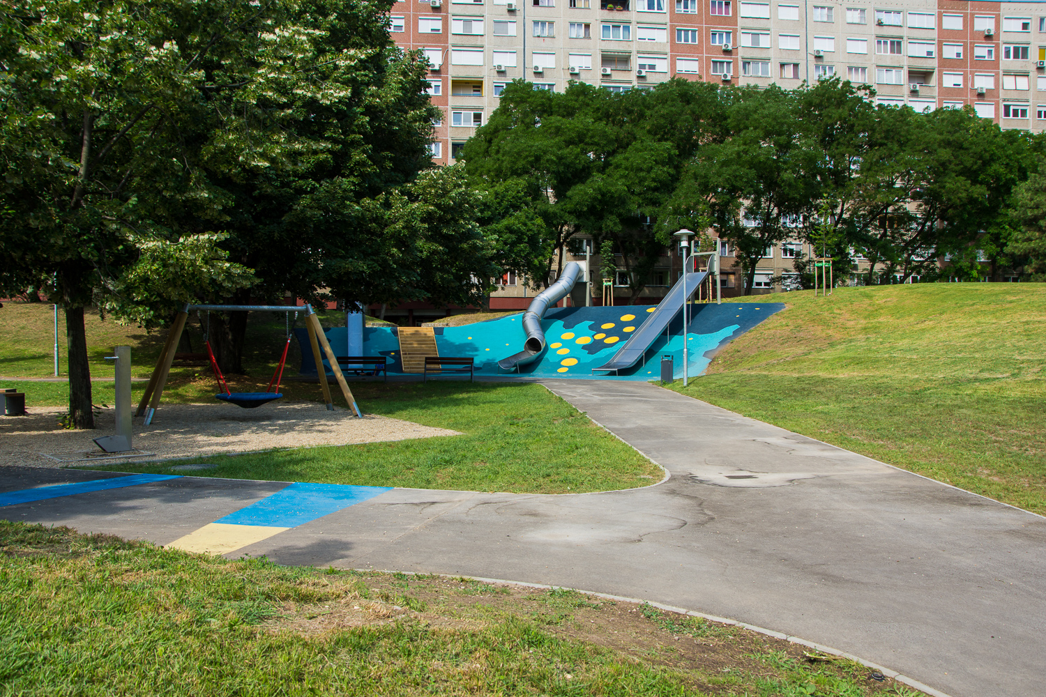 Holdra szállós játszótér, sportkert és pihenősétányok – közösségi tervezéssel újult meg a Holdudvar park