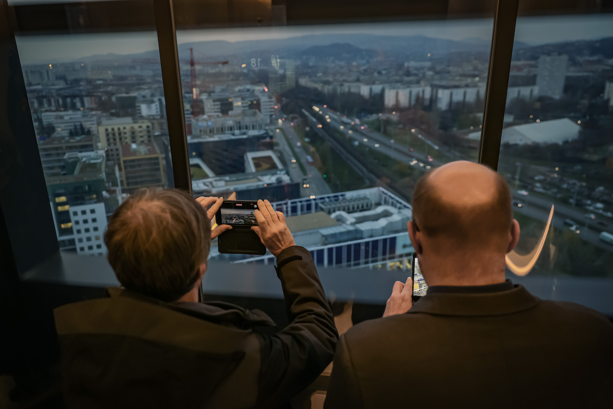Már lenézhetünk a városra Budapest legmagasabb épületének tetejéről – Már látogatható a MOL Campus