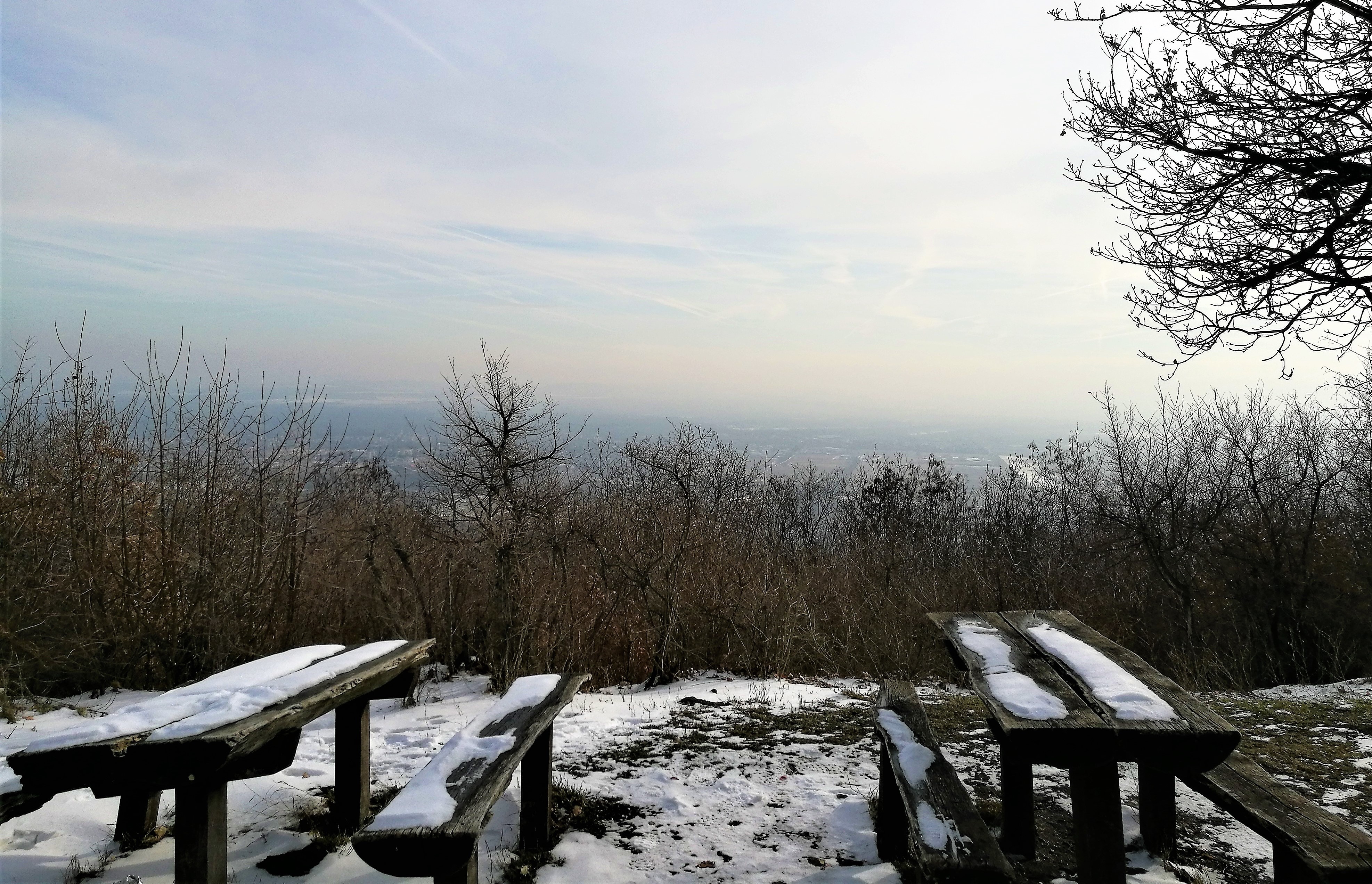 Se a hó, se a fagy nem akadály – ilyen túrázni Szentendre felett a Kő-hegyen
