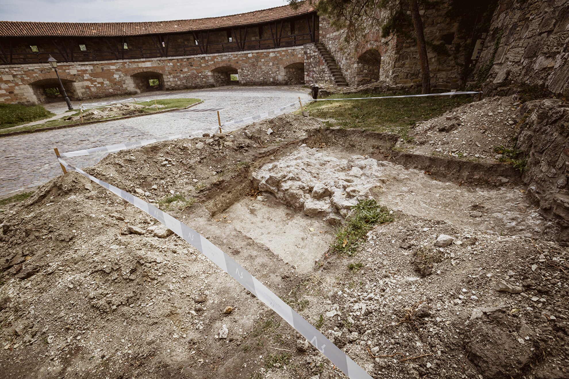 Amazing new discoveries unearthed at Buda Castle